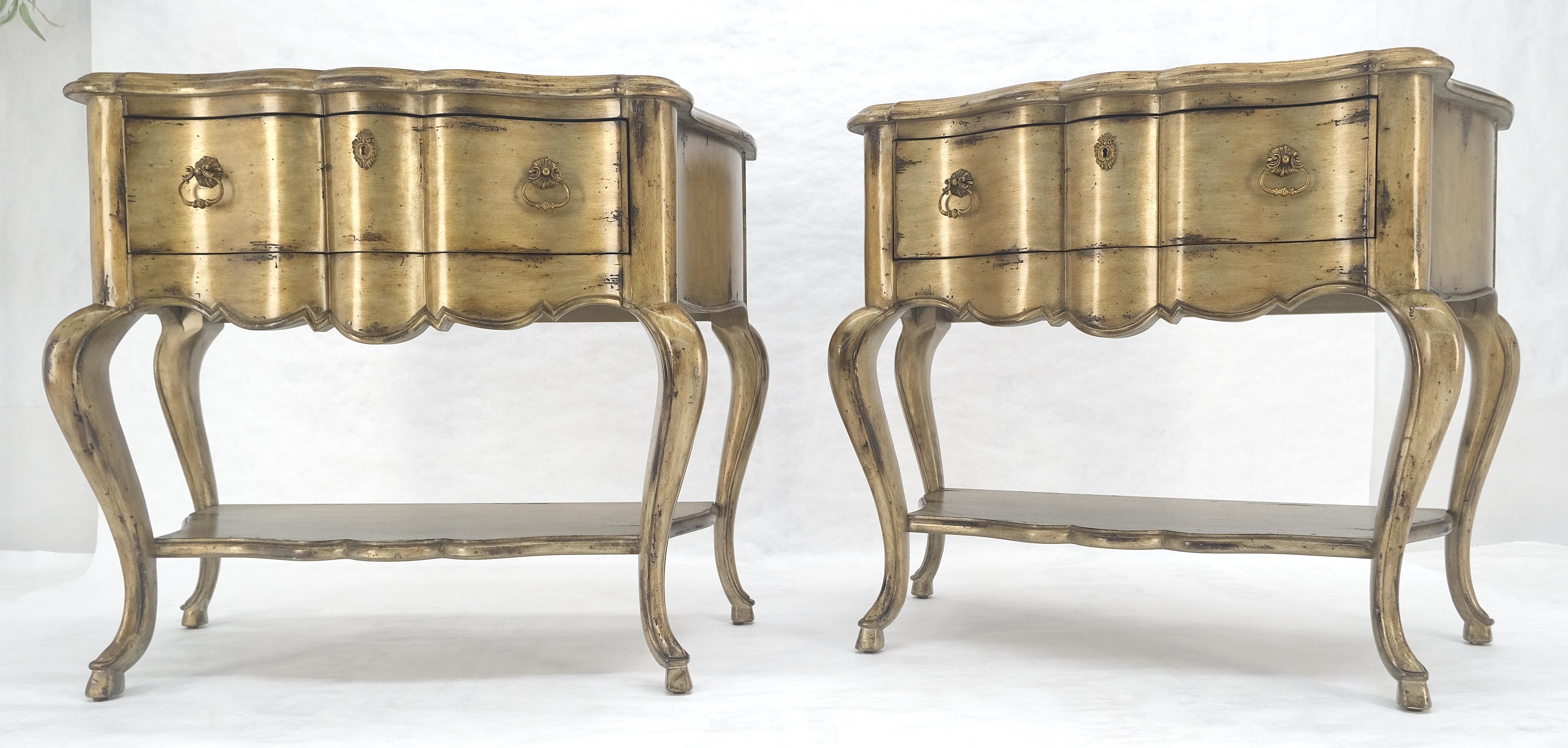 Américain Paire de tables d'appoint à un tiroir à pied cabriole et plateau en marbre Tables de nuit MINT en vente