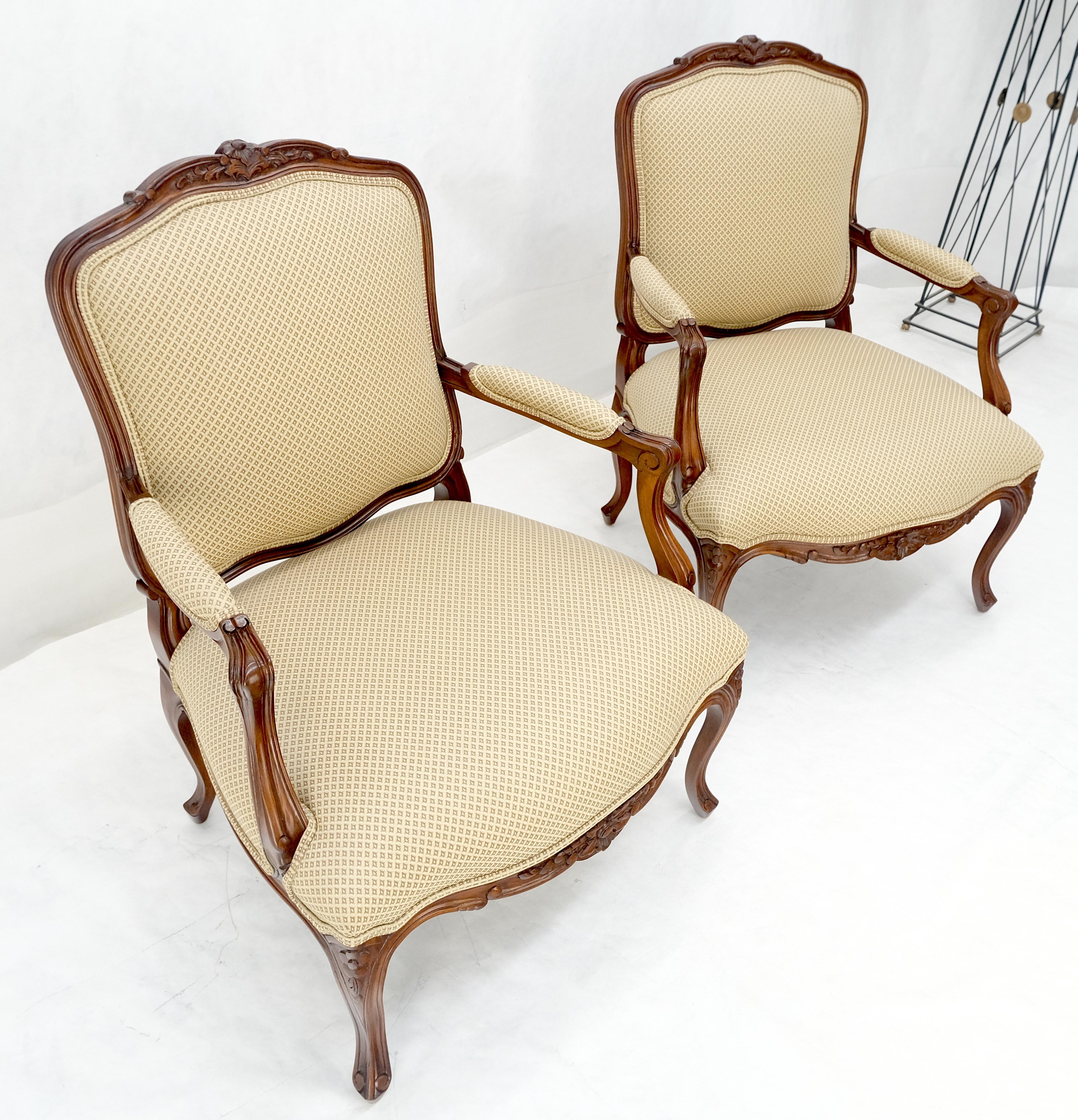 Français Paire d'objets sculptés de style Louisiane  XV Fauteuils Fauteuils de cheminée MINT en vente