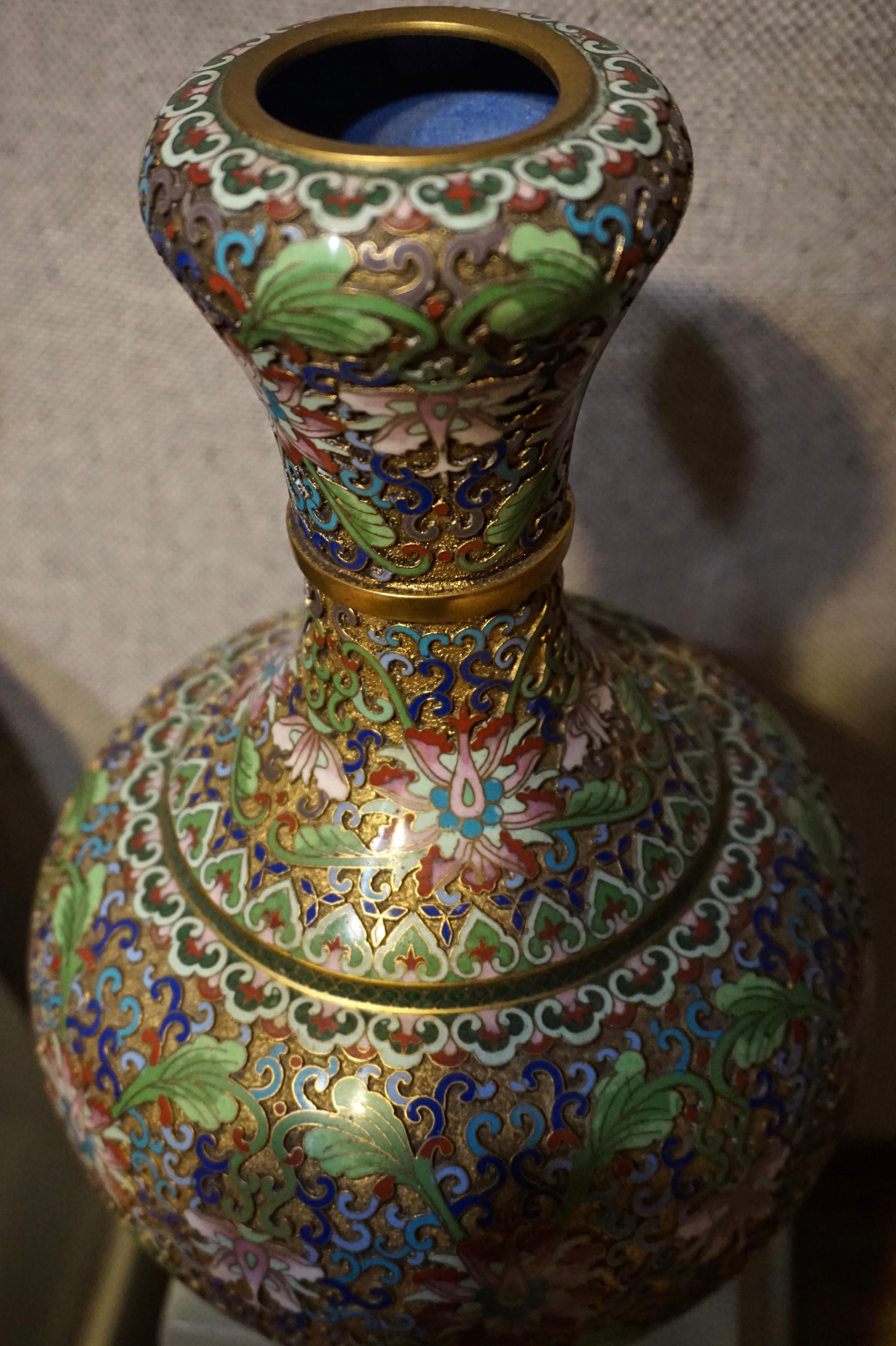 Mid-20th Century Pair of Fine Chinese Cloisonne Gooseneck Vases