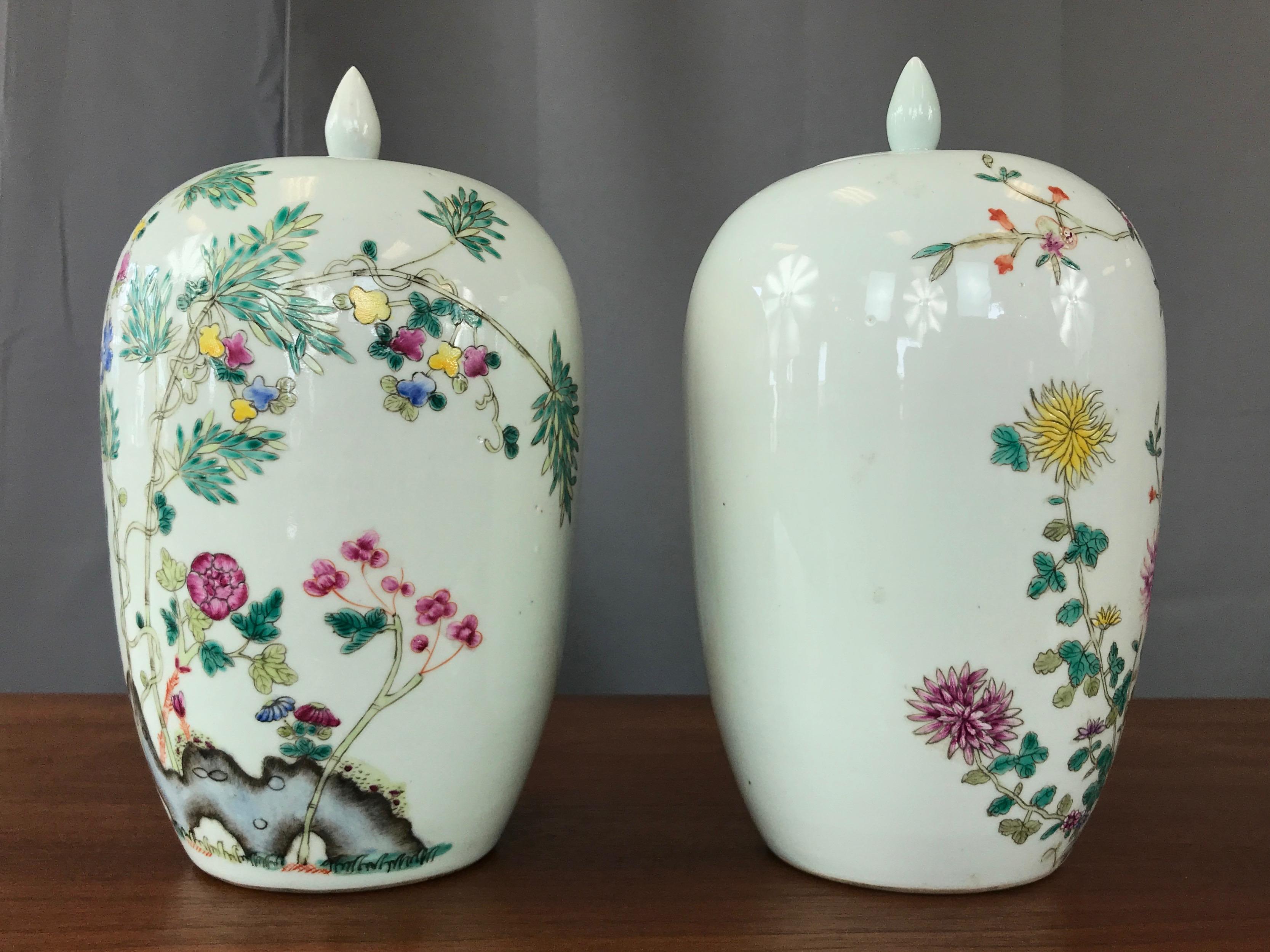 Chinoiserie Pair of Fine Chinese Famille Rose Porcelain Covered Vases, Guangxu Period 