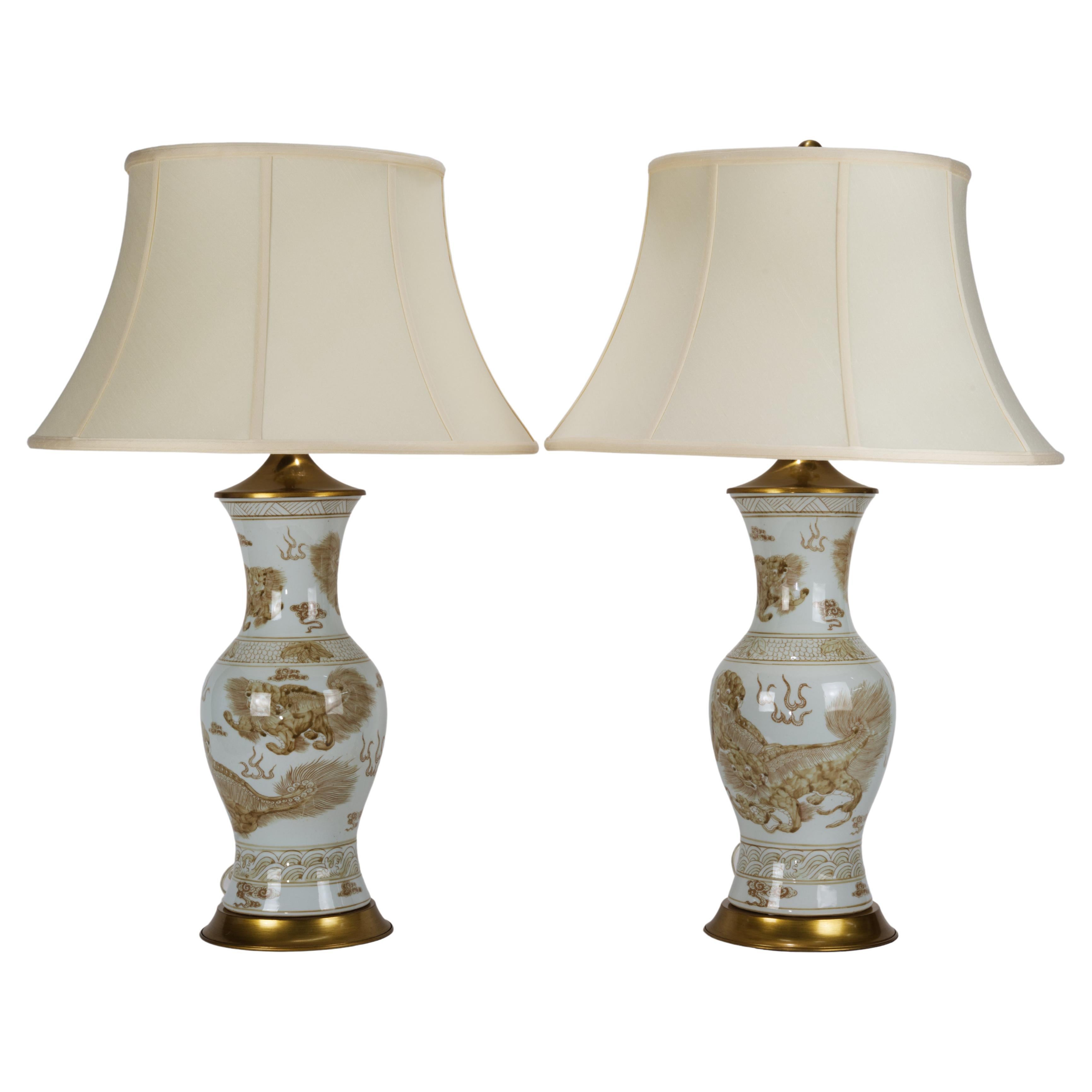 Pair of Fine Chinoiserie Table Lamps White and Brass with Foo Dogs