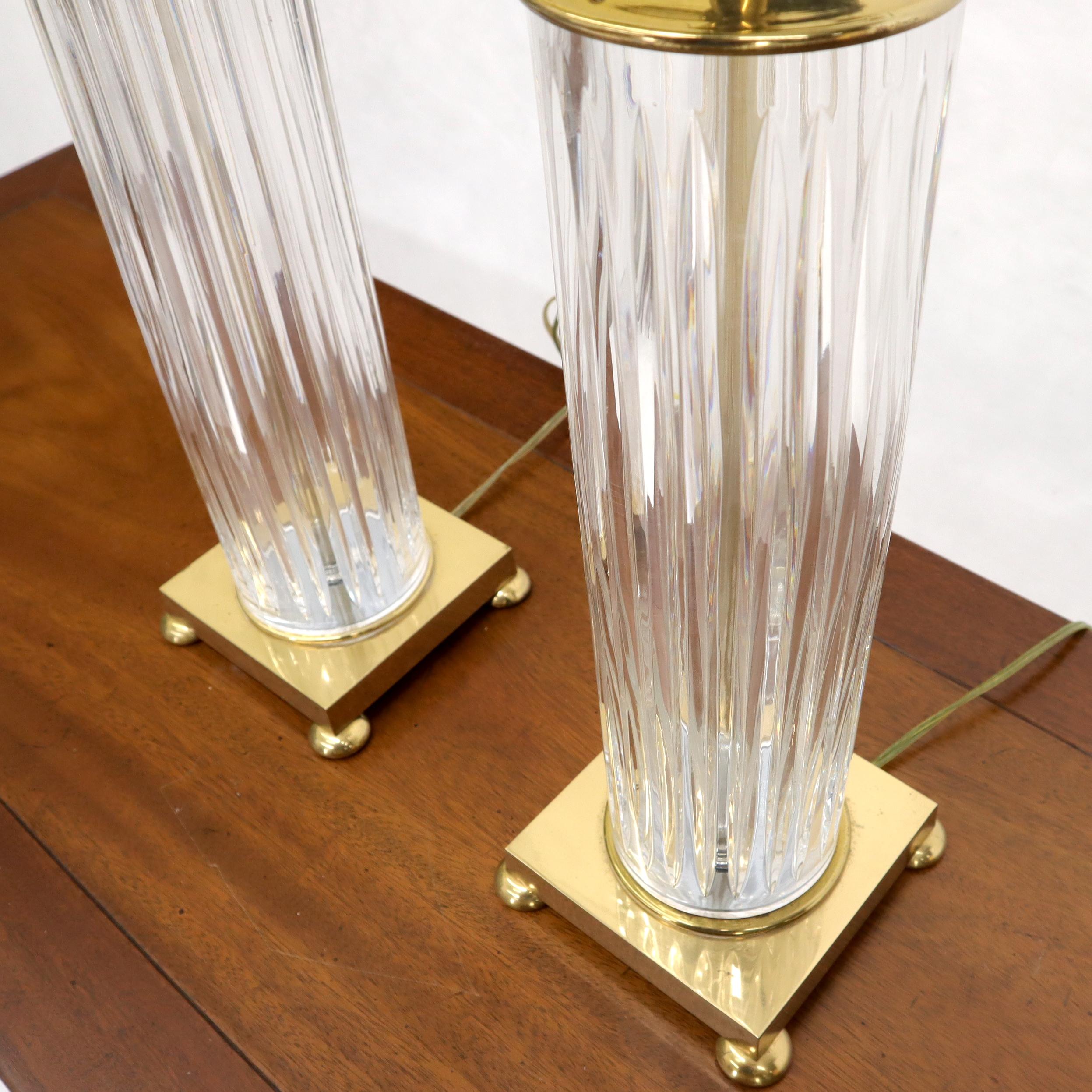 Pair of Fine Cut Glass Crystal Cylinder Shape Table Lamps on Brass Bases In Good Condition For Sale In Rockaway, NJ