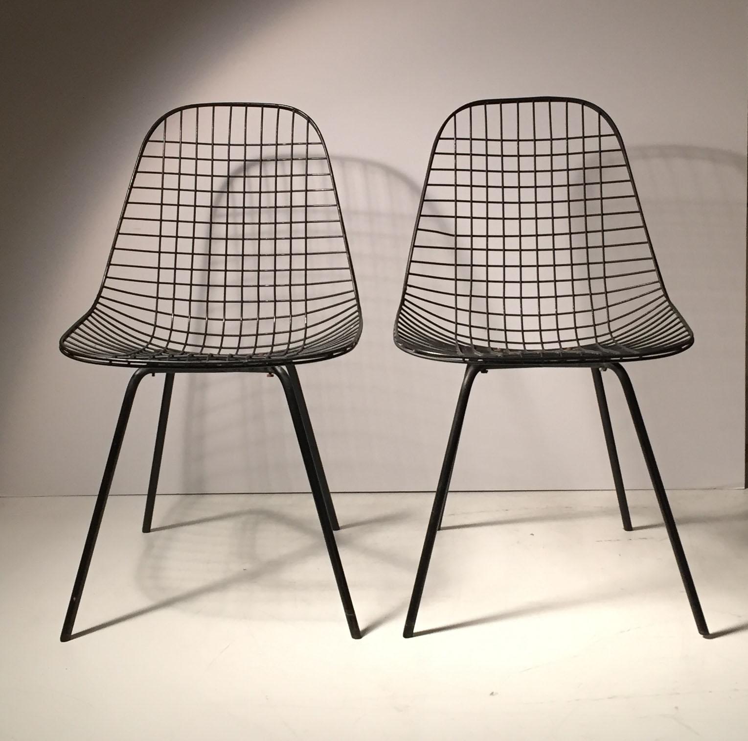 Mid-Century Modern Pair of Fine Early DKX Charles Eames Chairs for Herman Miller For Sale