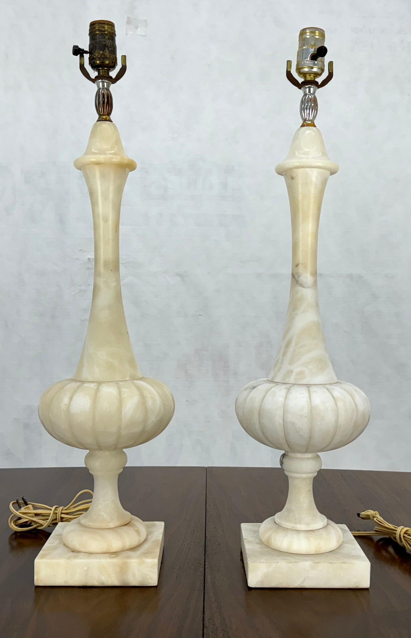 Pair of Fine Elegant Alabaster Marble Onion Shape Bases Table Lamps Clean! For Sale 7