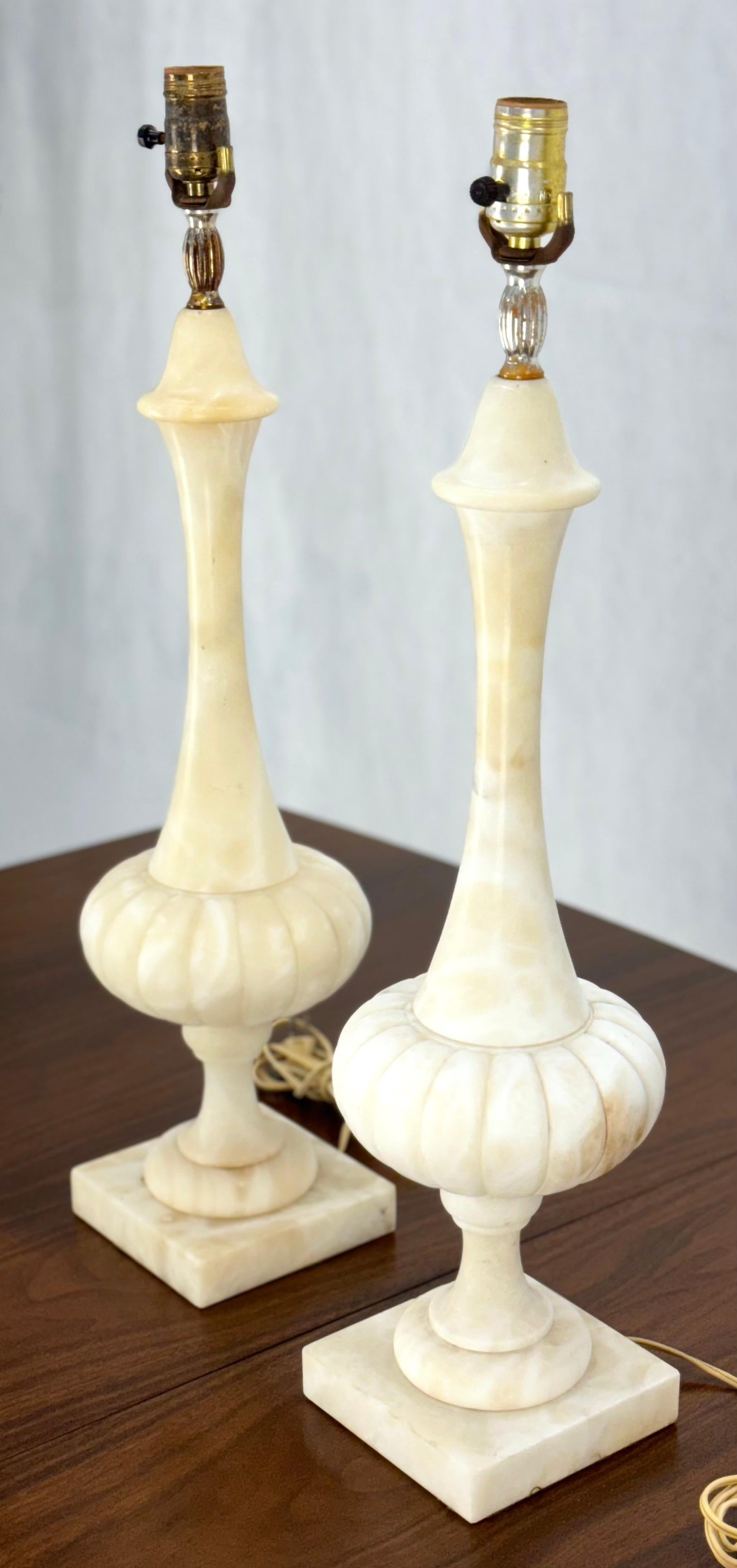 Pair of Fine Elegant Alabaster Marble Onion Shape Bases Table Lamps Clean! In Good Condition For Sale In Rockaway, NJ