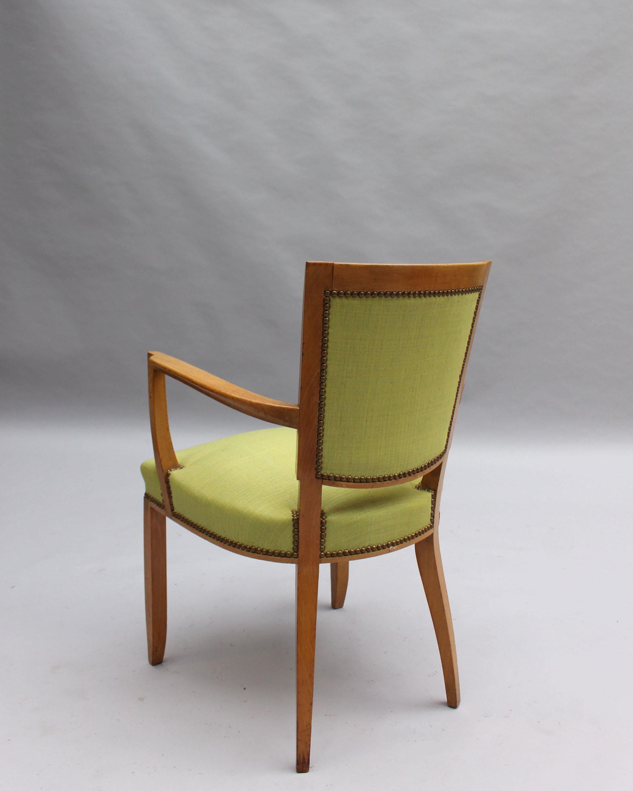 Milieu du XXe siècle Paire de fauteuils Art Déco français de qualité par Jules Leleu en vente