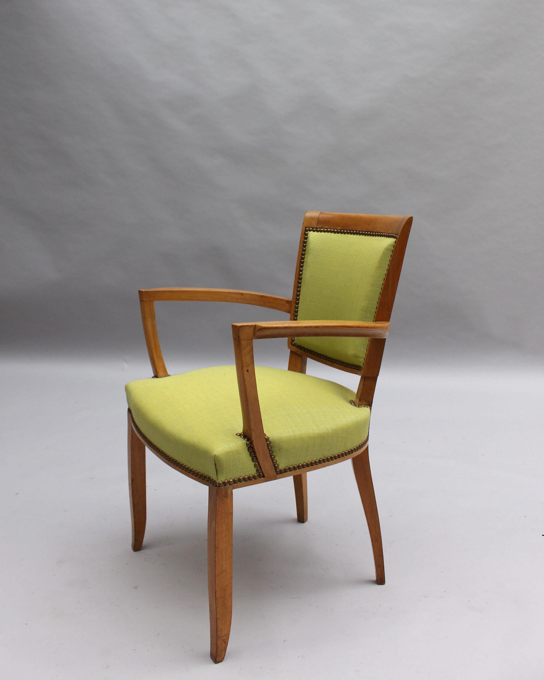 Tacheté Paire de fauteuils Art Déco français de qualité par Jules Leleu en vente