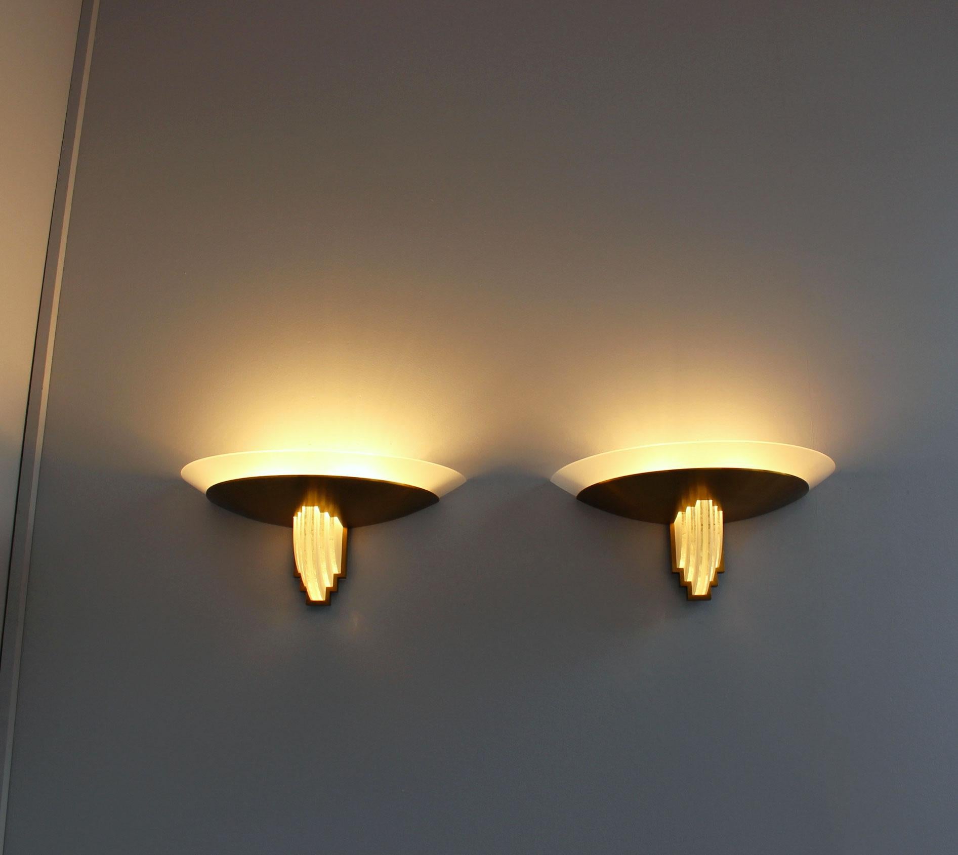 Pair of Fine French Art Deco Bronze and Cut Glass Sconces by Perzel For Sale 4