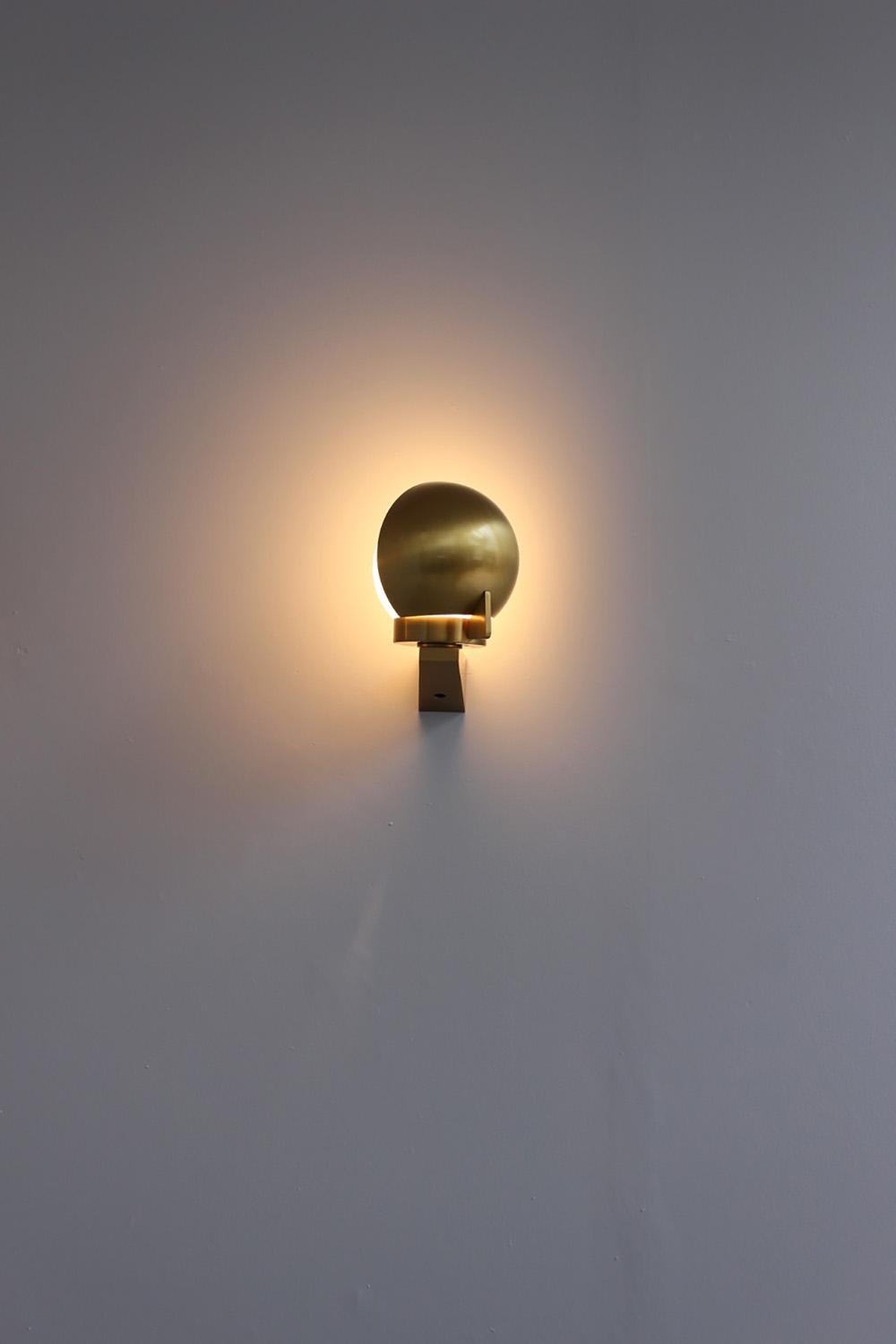 Paire d'appliques / lampes de lecture Art Déco françaises en bronze et verre par Perzel en vente 5