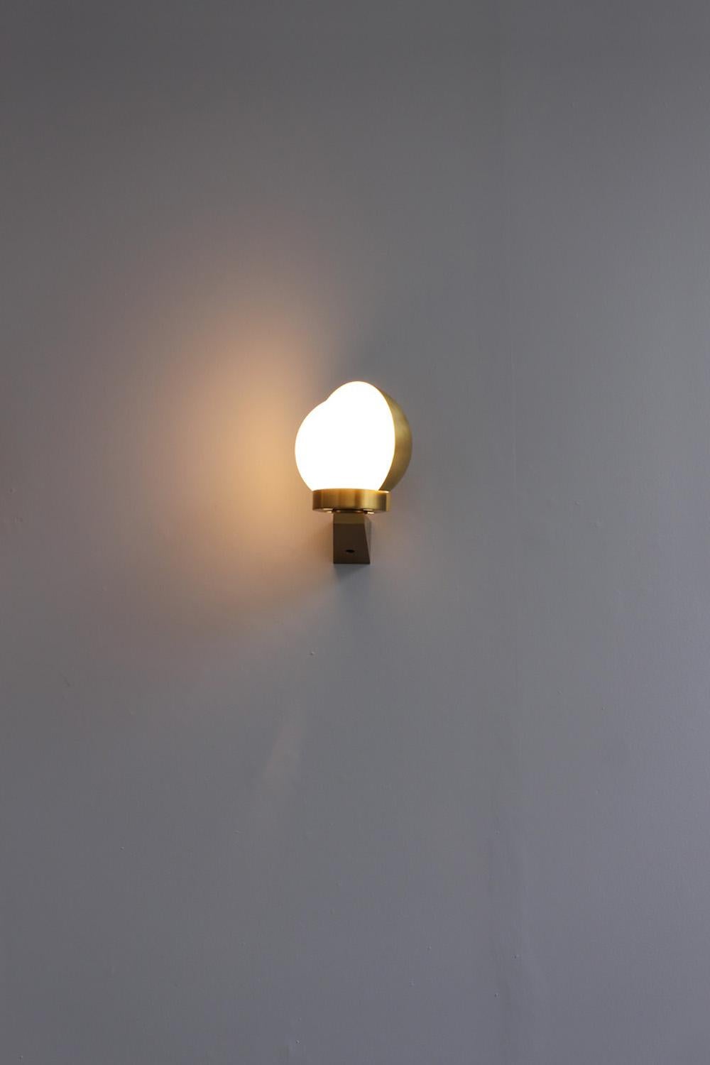 Paire d'appliques / lampes de lecture Art Déco françaises en bronze et verre par Perzel en vente 7