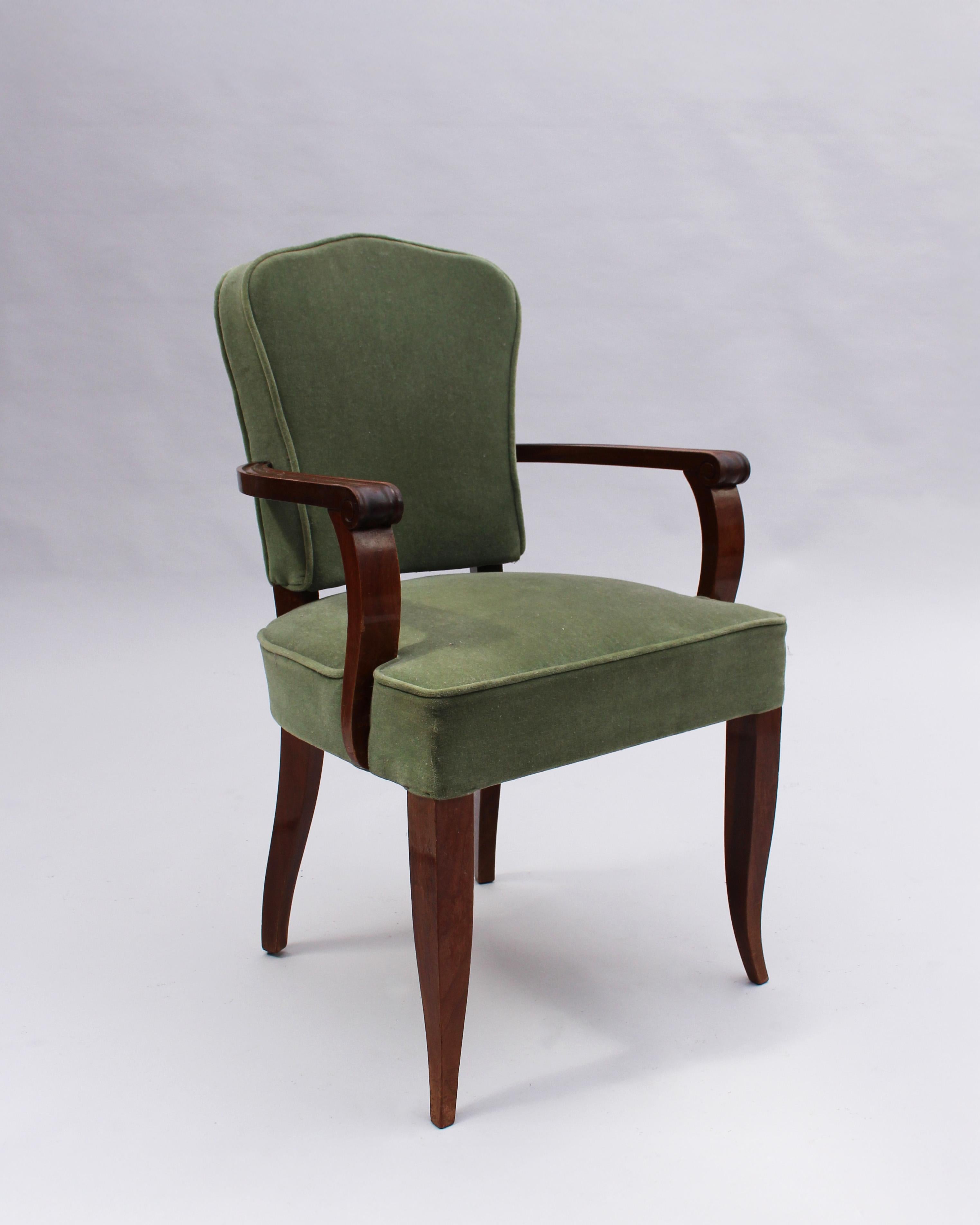 Ein Paar feiner französischer Mahagoni-Sessel im Art-déco-Stil von Gaston Poisson (Polster) im Angebot