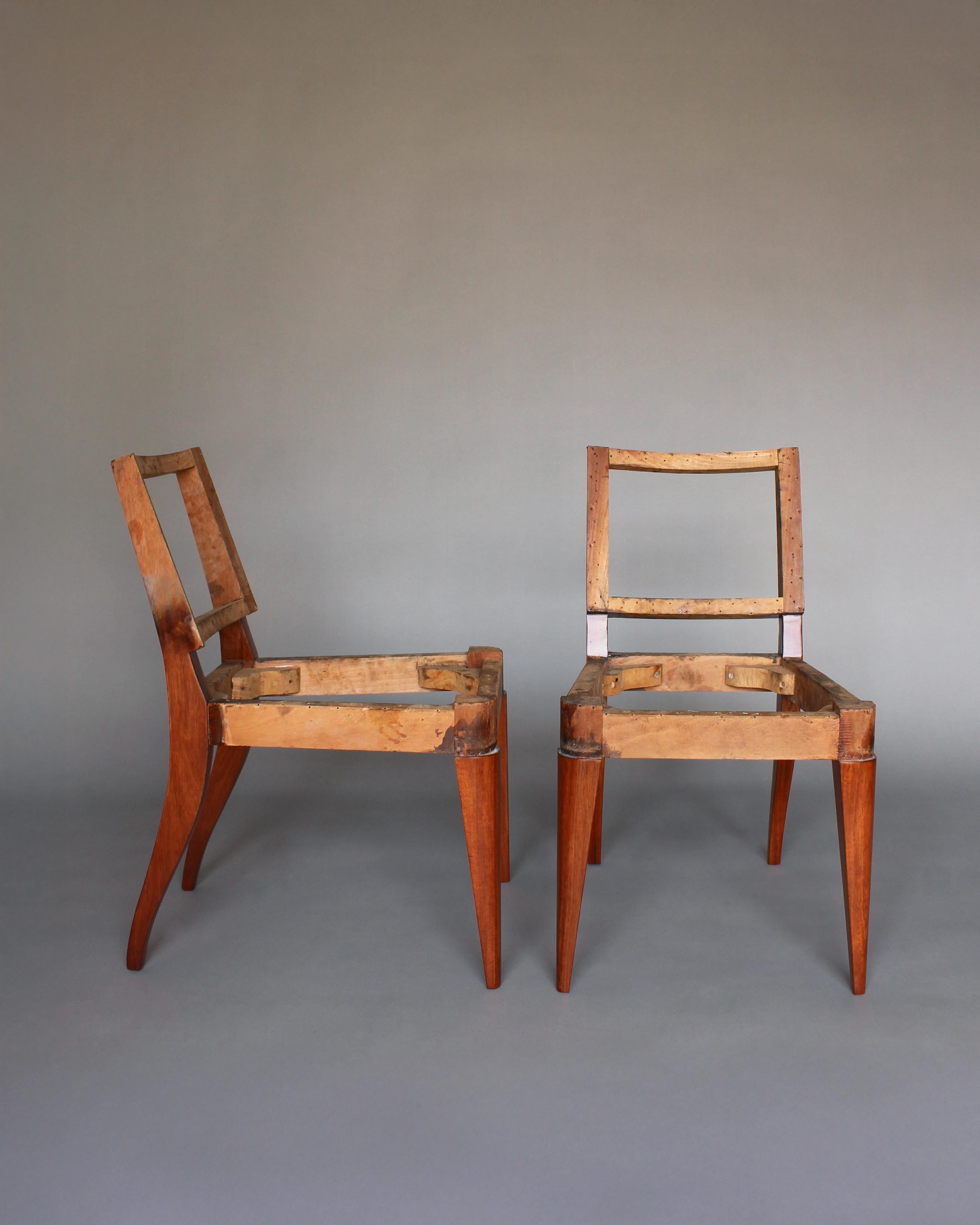 Français Paire de chaises d'appoint Art Déco françaises en acajou en vente