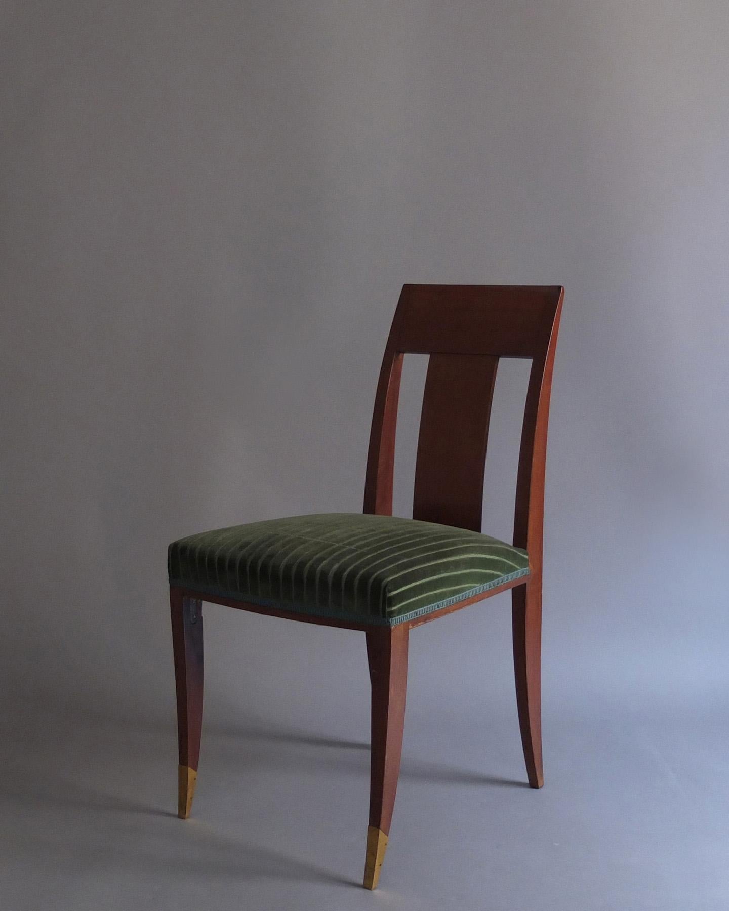 Paire de chaises d'appoint Art Déco françaises dans le style d'Alfred Porteneuve État moyen - En vente à Long Island City, NY