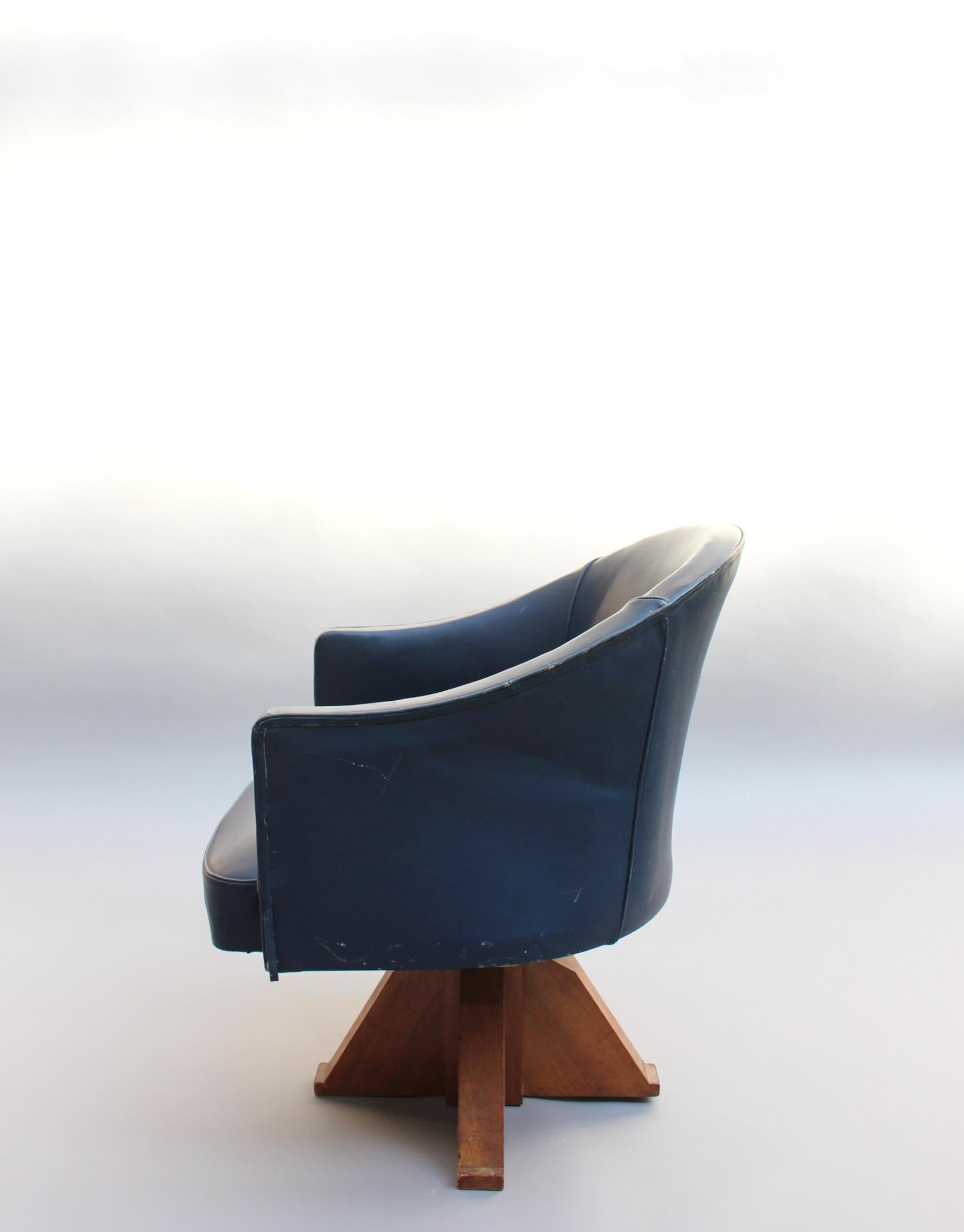 Paire de fauteuils Art Déco français en noyer par Leleu en vente 8