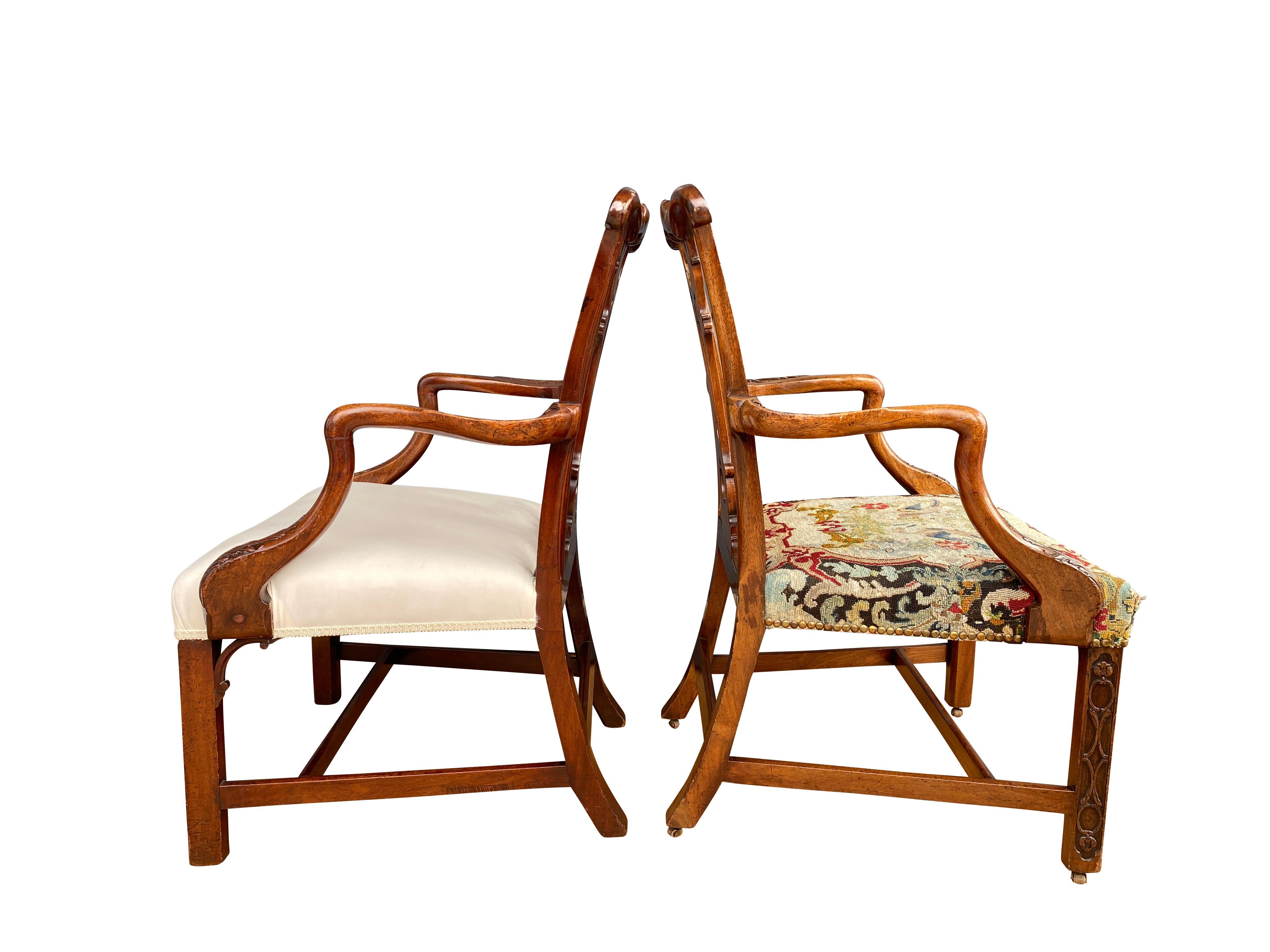 Paar feine Mahagoni-Sessel aus der Zeit von George III. (Englisch) im Angebot