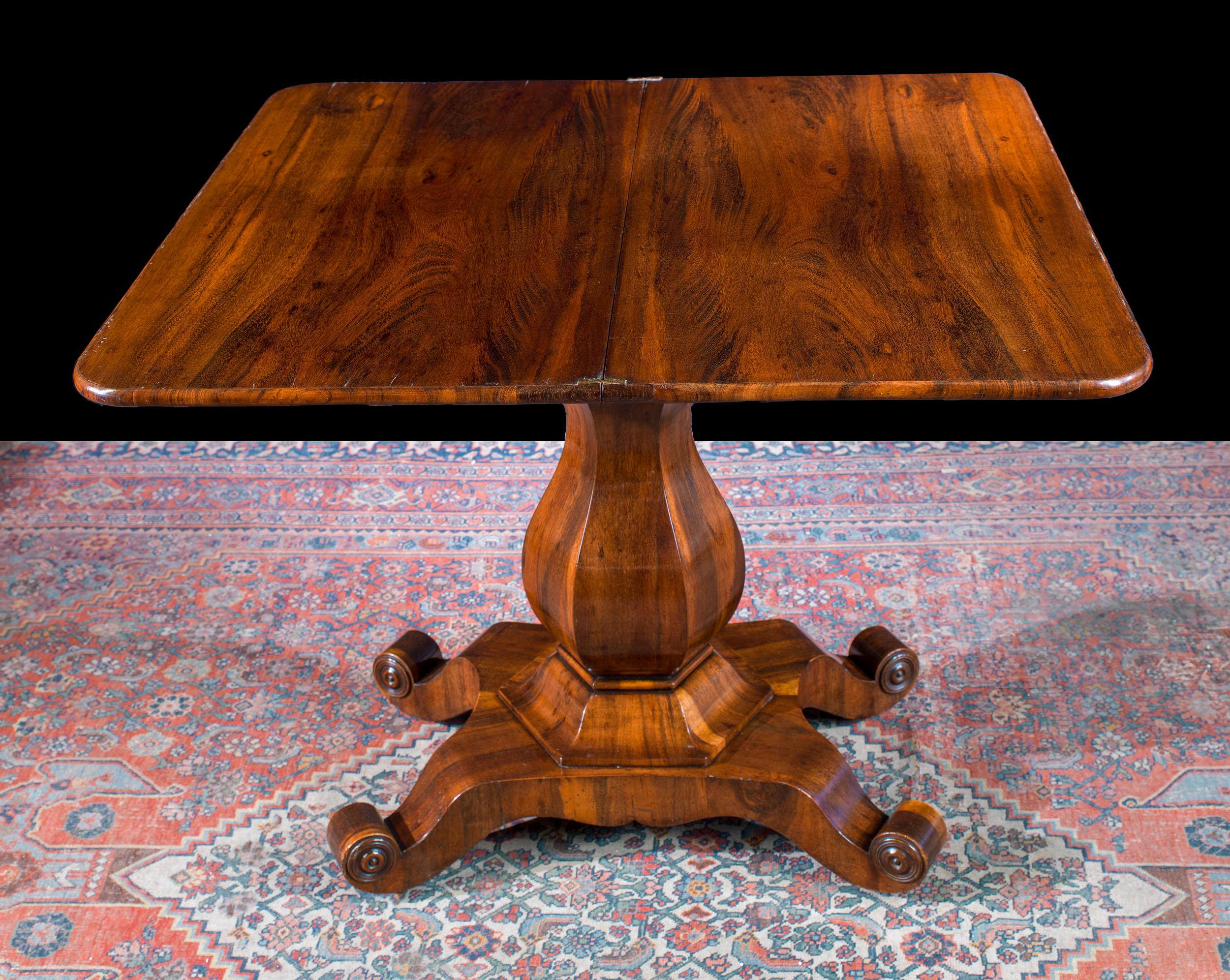 Wood Pair of Fine Goncalo Alves Tea Tables For Sale