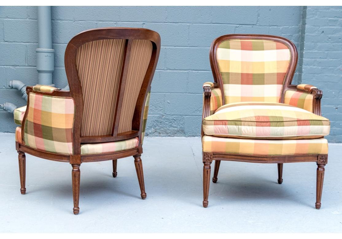 Pair Of Fine Hickory Chair Silk Upholstered Bergere Armchairs im Angebot 5