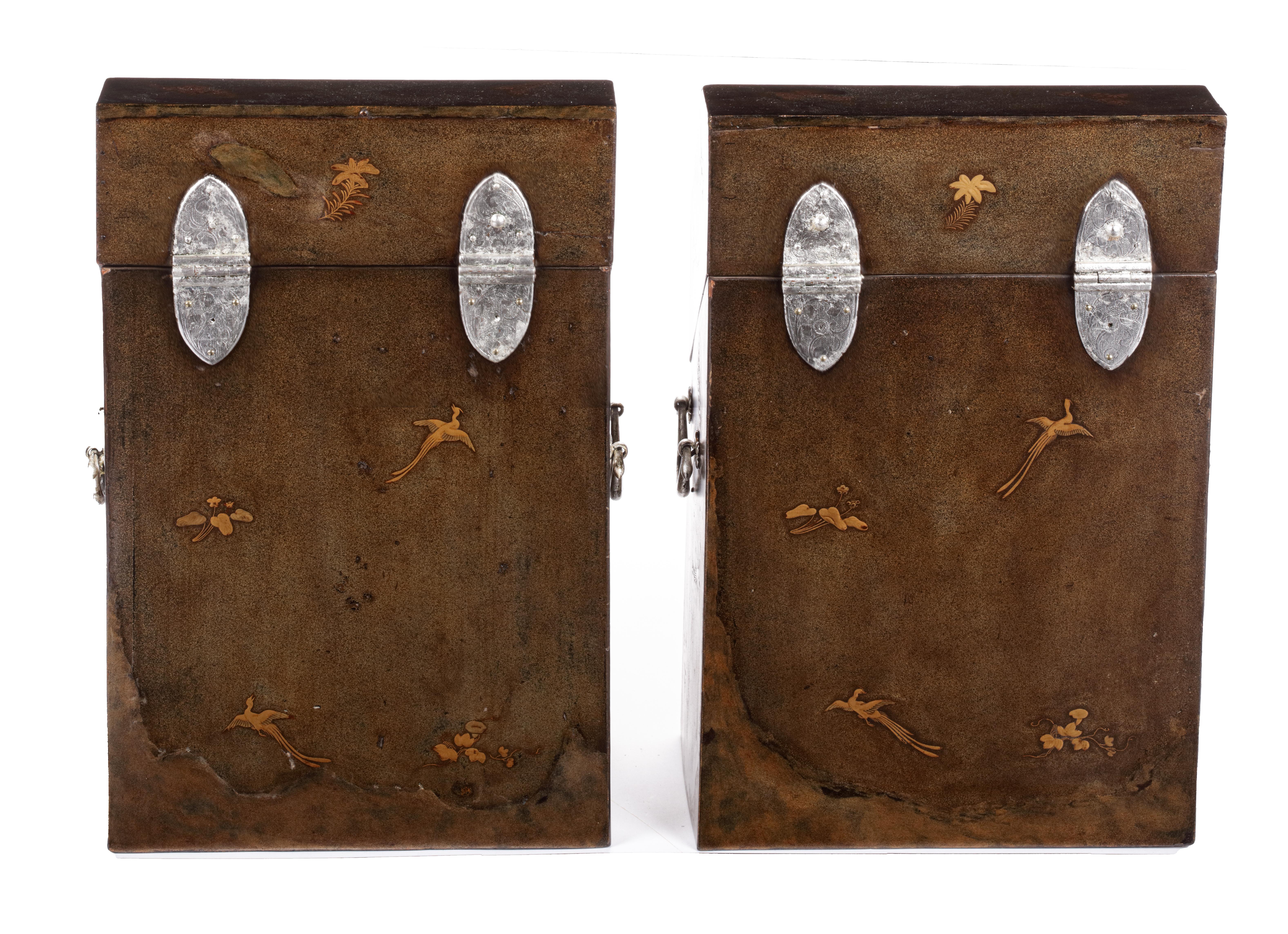 Gilt Pair of Fine Japanese Export Lacquer Cutlery Knife Boxes, 18th Century For Sale