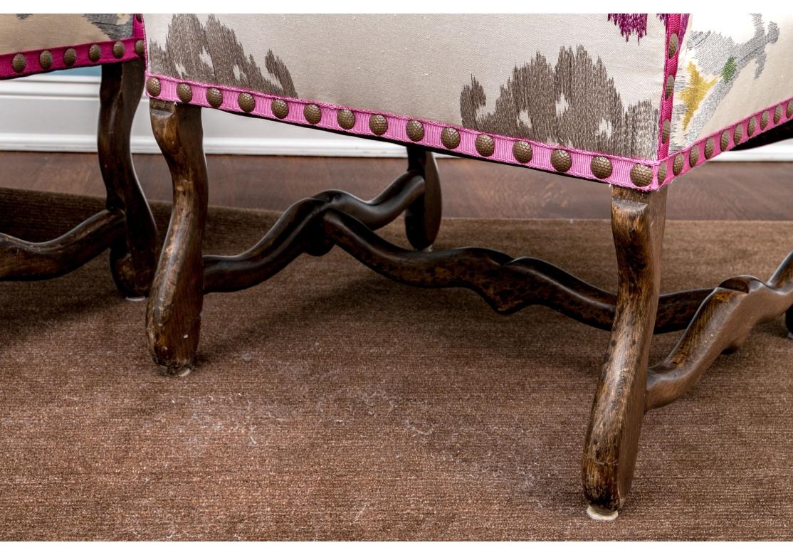 Pair Of Fine Louis XIV Style Walnut Upholstered Fauteuils siglo XX en venta