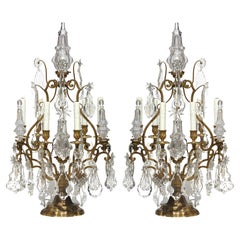 Paire de Girondoles à huit lumières de style Louis XV en bronze doré et verre taillé