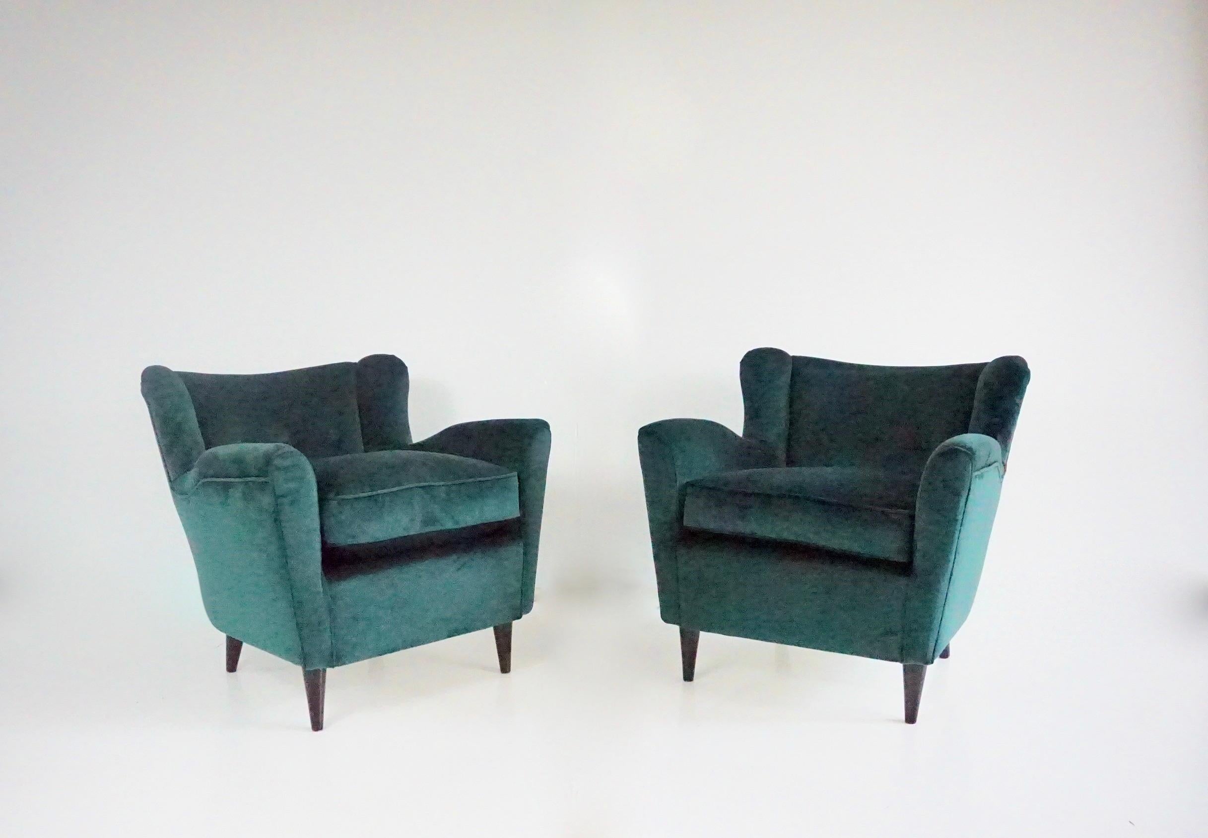 par de finos sillones de terciopelo verde bosque de Maurizio Tempestini, Florencia, 1938 Moderno de mediados de siglo en venta