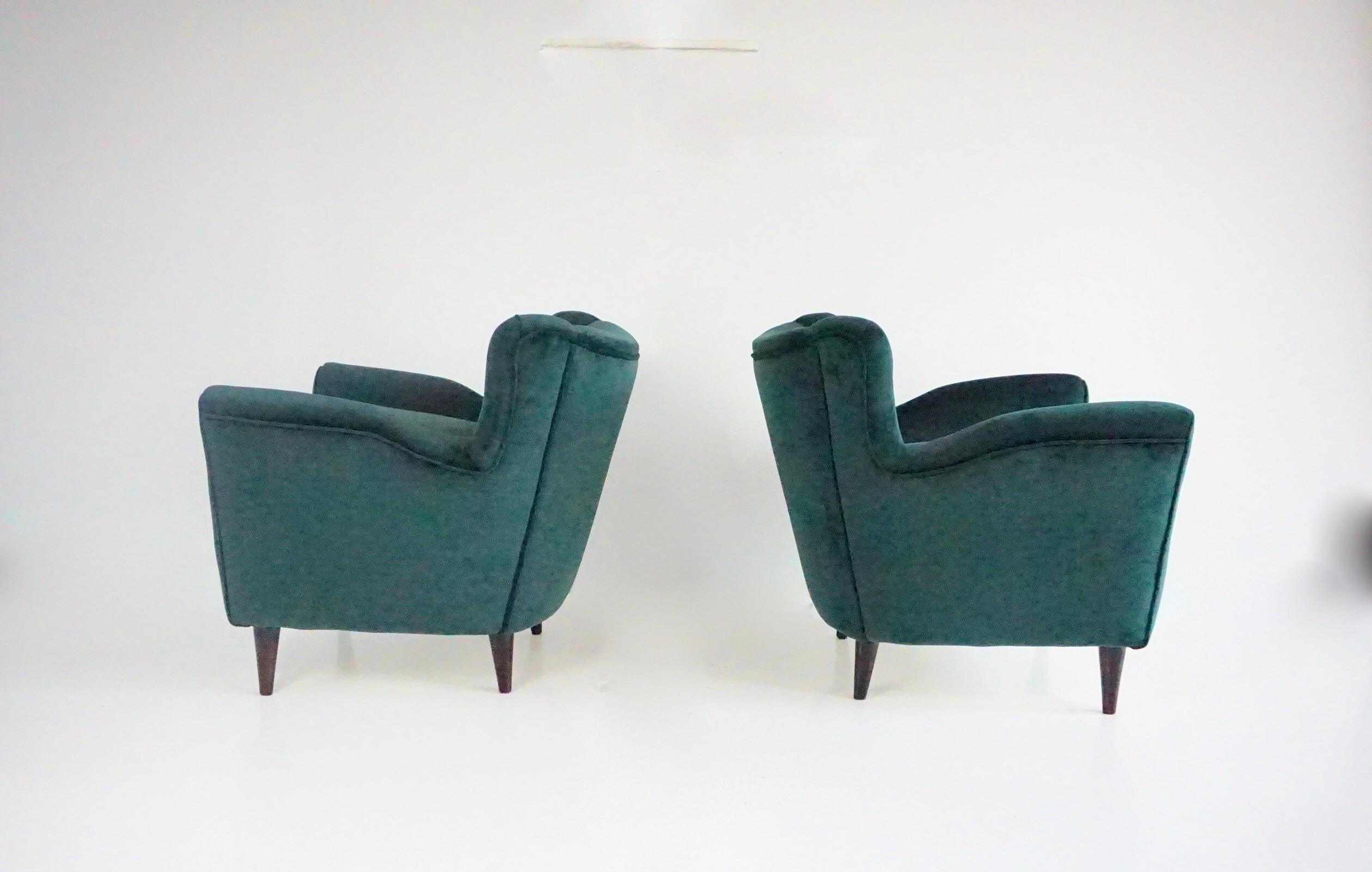 par de finos sillones de terciopelo verde bosque de Maurizio Tempestini, Florencia, 1938 mediados del siglo XX en venta