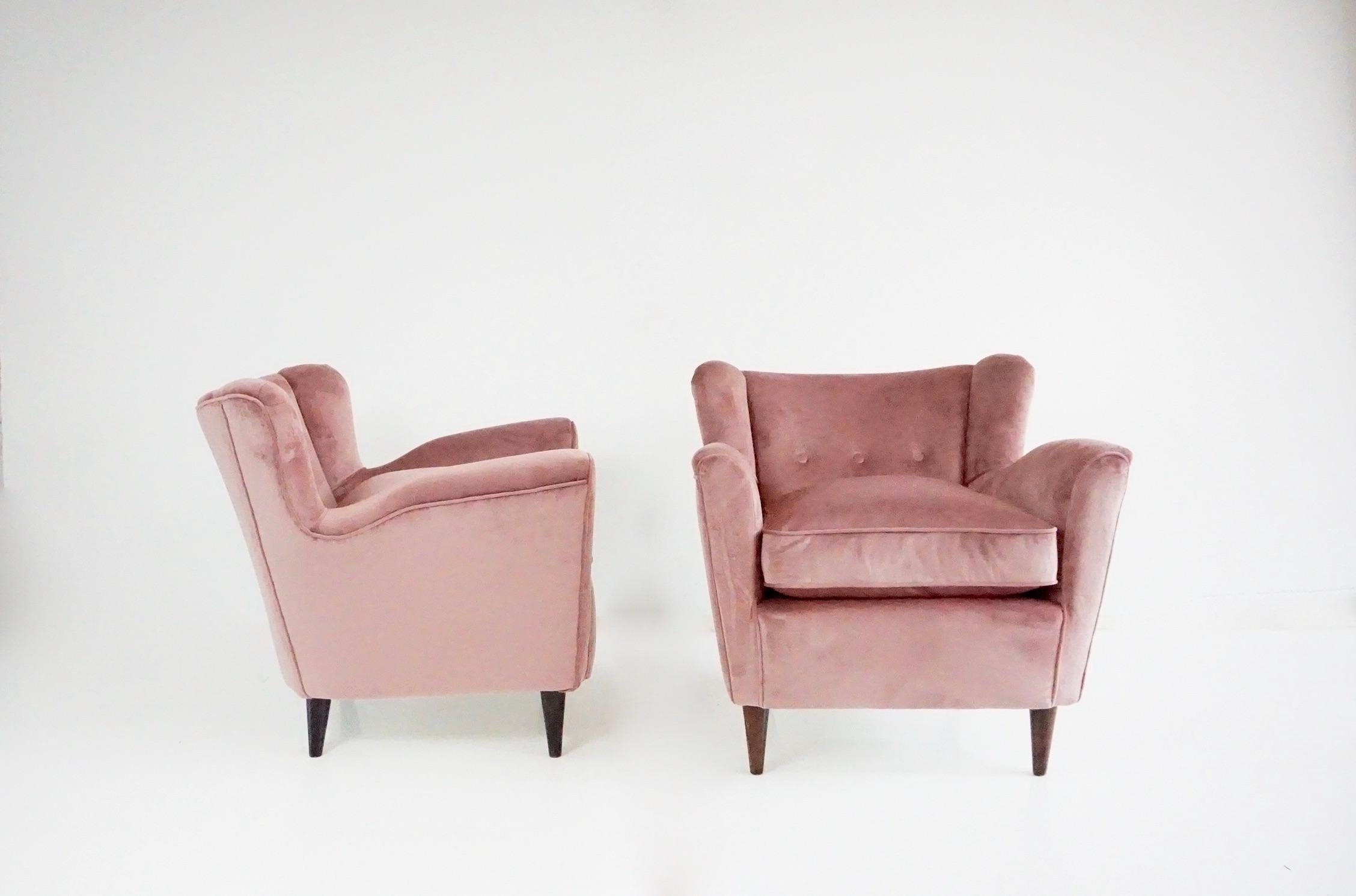 Paar feine Maurizio Tempestini alte Rose  Samt-Sessel, Florenz, 1938 (Mitte des 20. Jahrhunderts) im Angebot