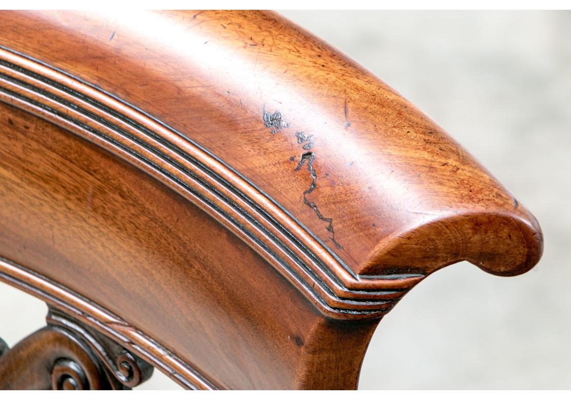 Paire de chaises d'appoint à dossier lyre de style néoclassique en vente 1