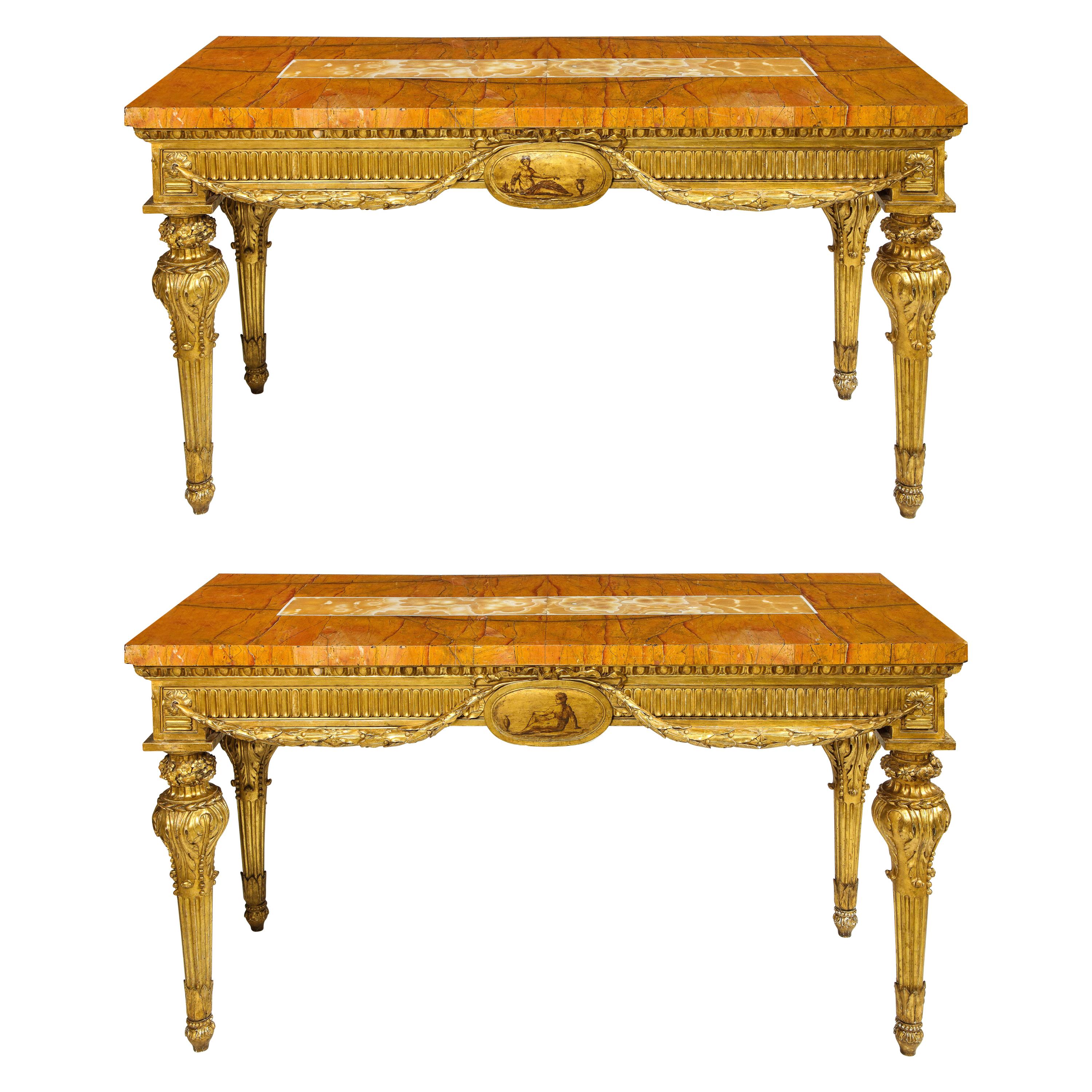 Paire de tables d'appoint/consoles en bois doré d'Italie du Nord avec dessus en marbre