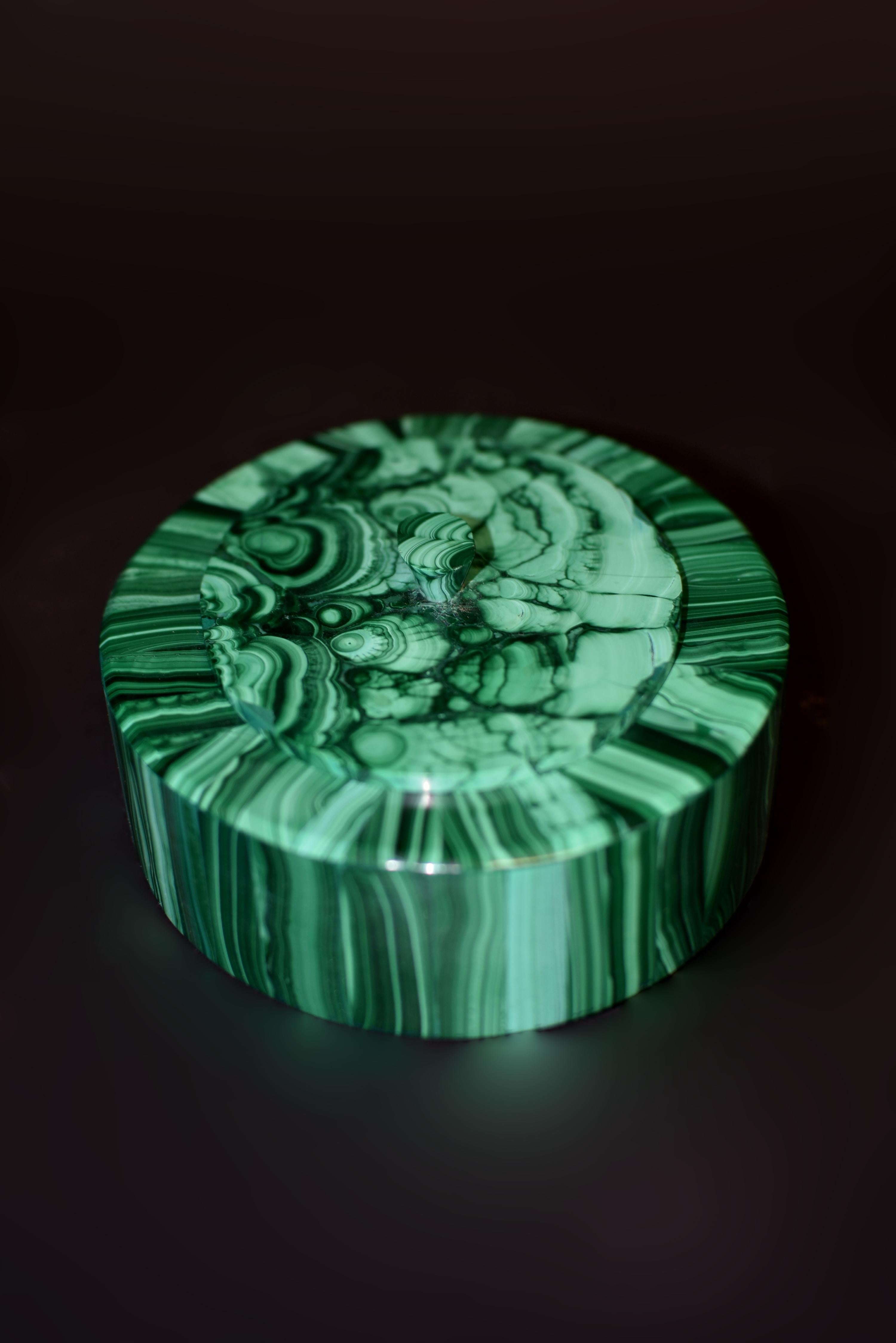 Pair of Fine Oval Malachite Boxes 6 Lb For Sale 12