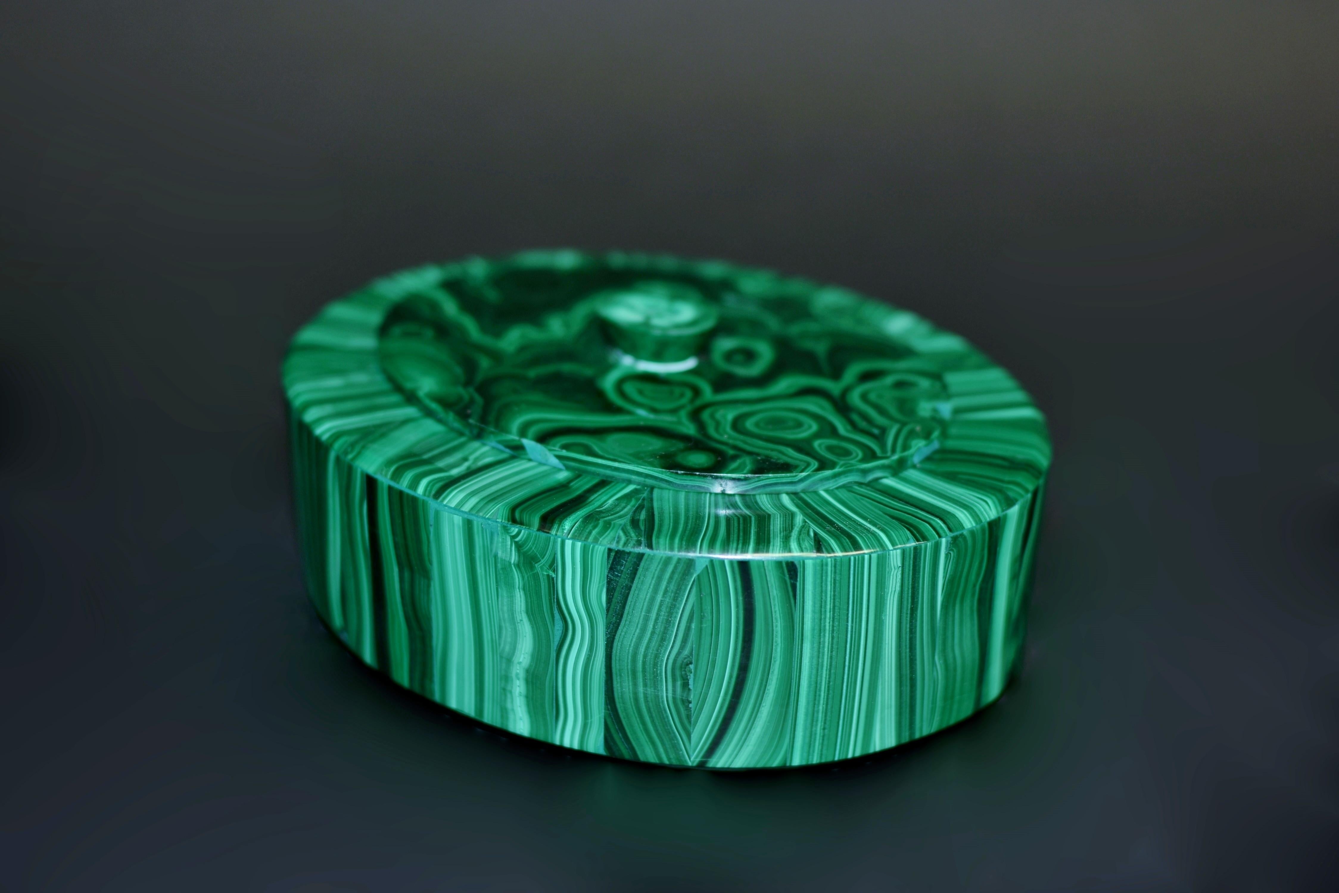 Pair of Fine Oval Malachite Boxes 6 Lb In Excellent Condition For Sale In Somis, CA