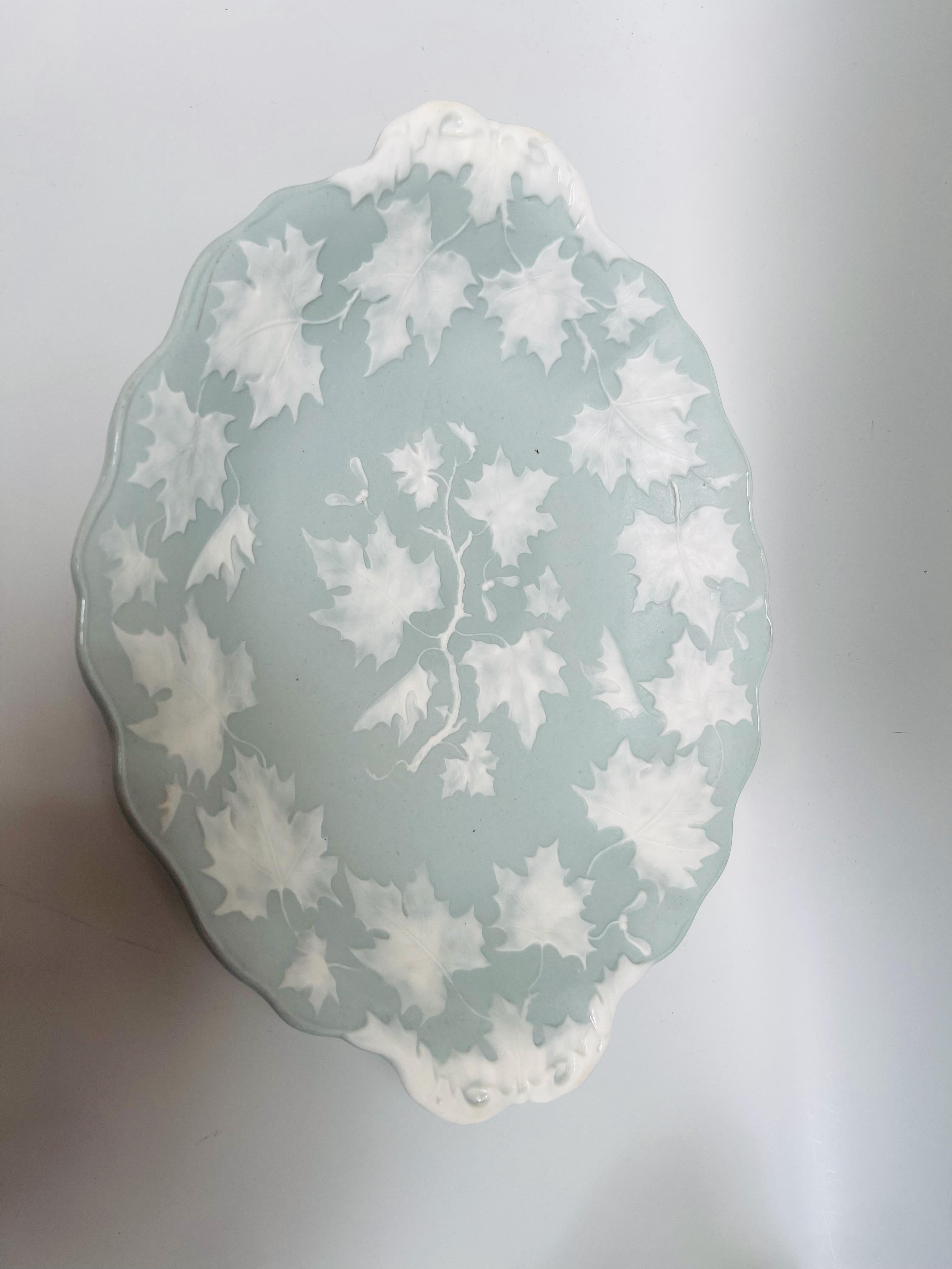 Pair of Fine Porcelain Appetizer Dishes Attributed to Limoges In Excellent Condition For Sale In NANTES, FR