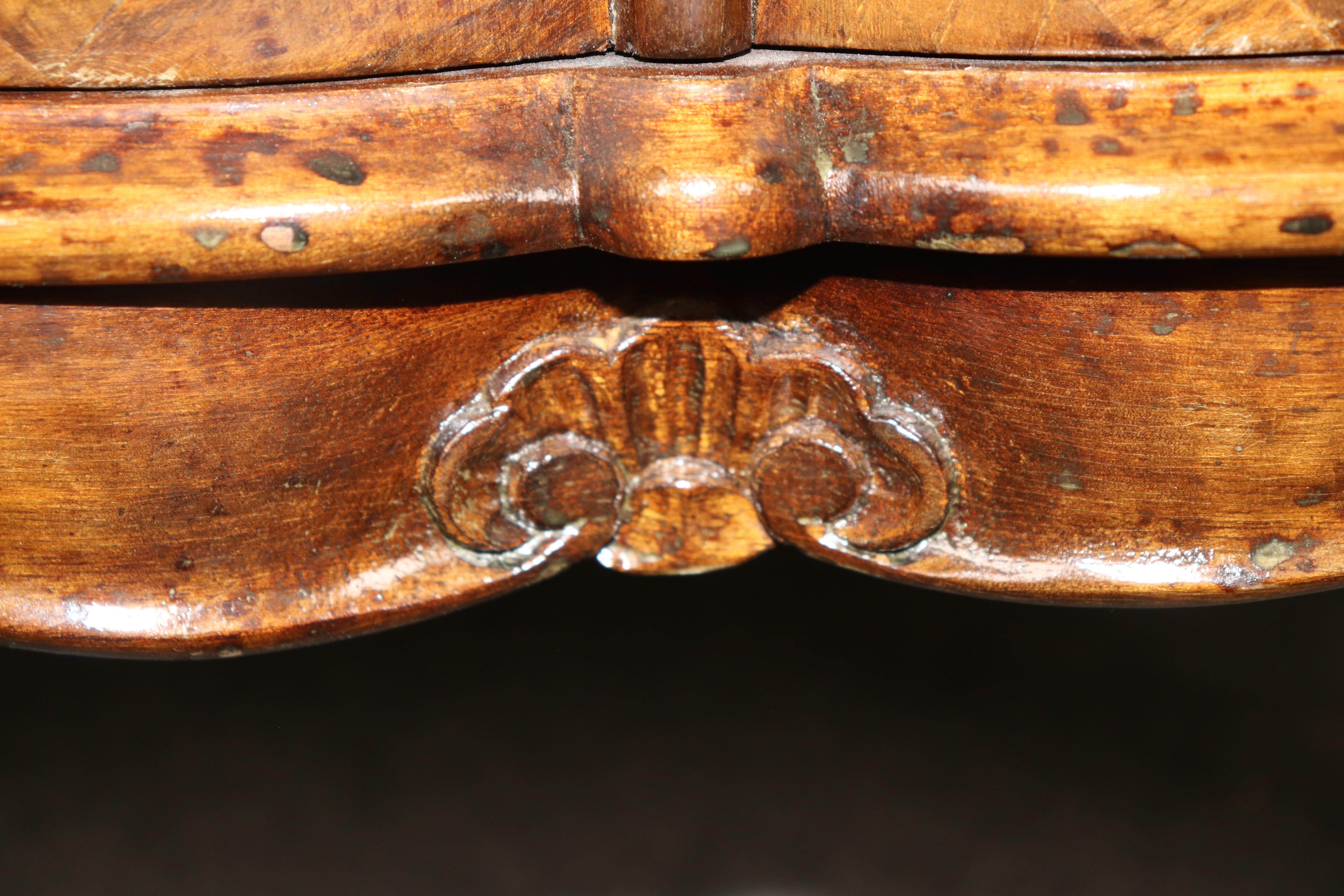 Pair of Fine Quality Italian-Made Olivewood Marquetry Three Drawer Commodes For Sale 4
