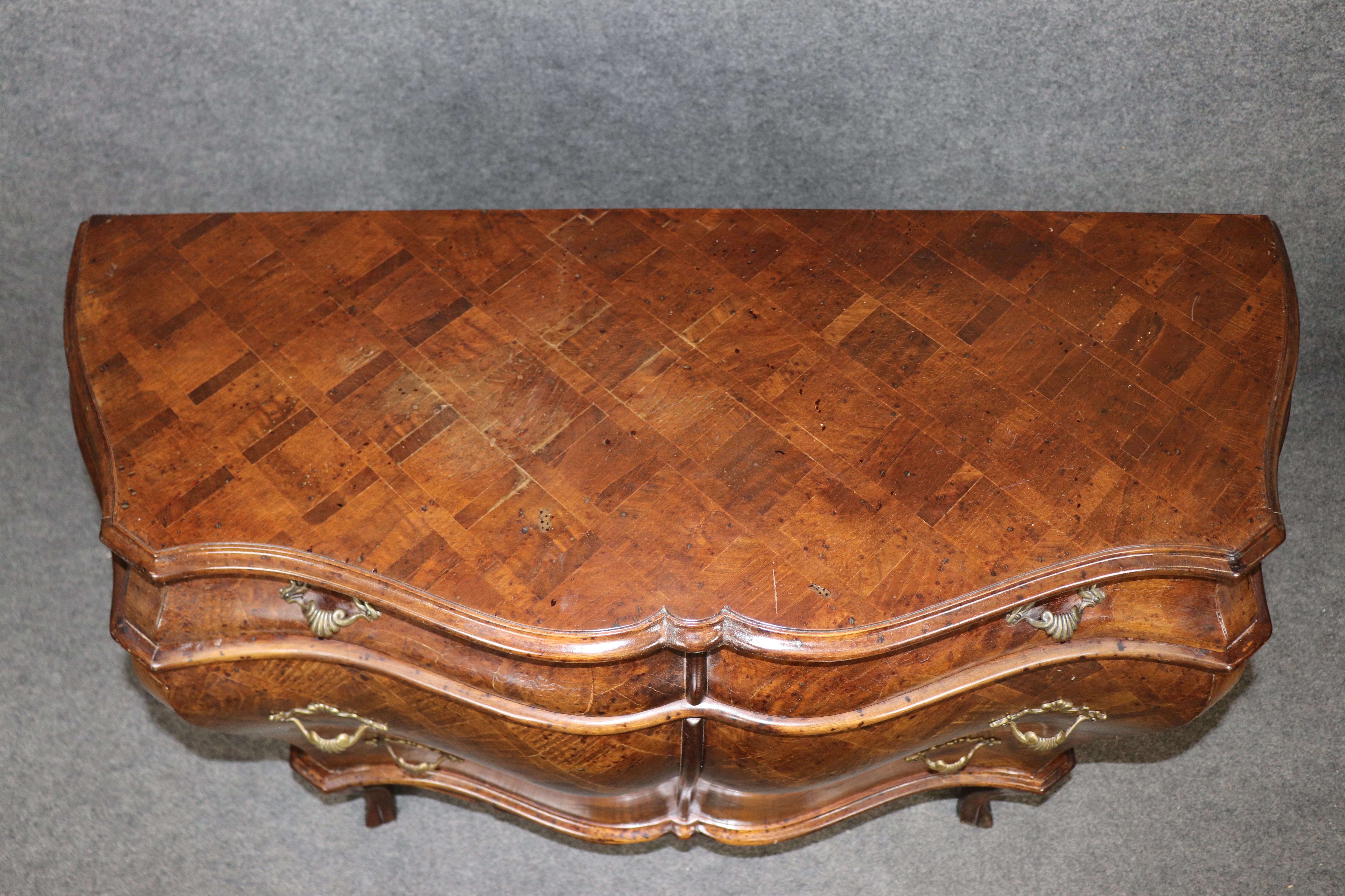 Brass Pair of Fine Quality Italian-Made Olivewood Marquetry Three Drawer Commodes For Sale