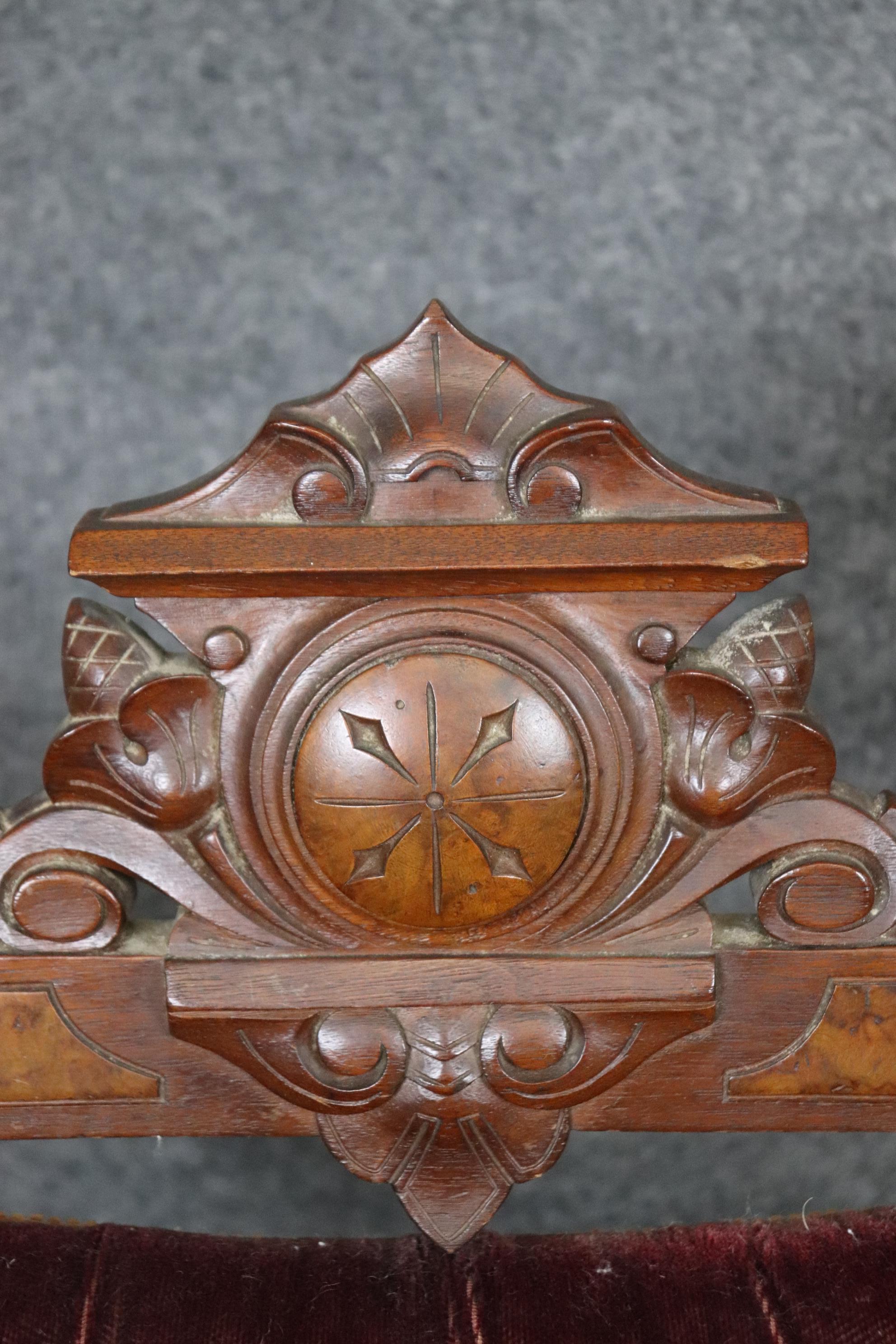 Coppia di poltrone di qualità in noce antico vittoriano John Jelliff in vendita 7
