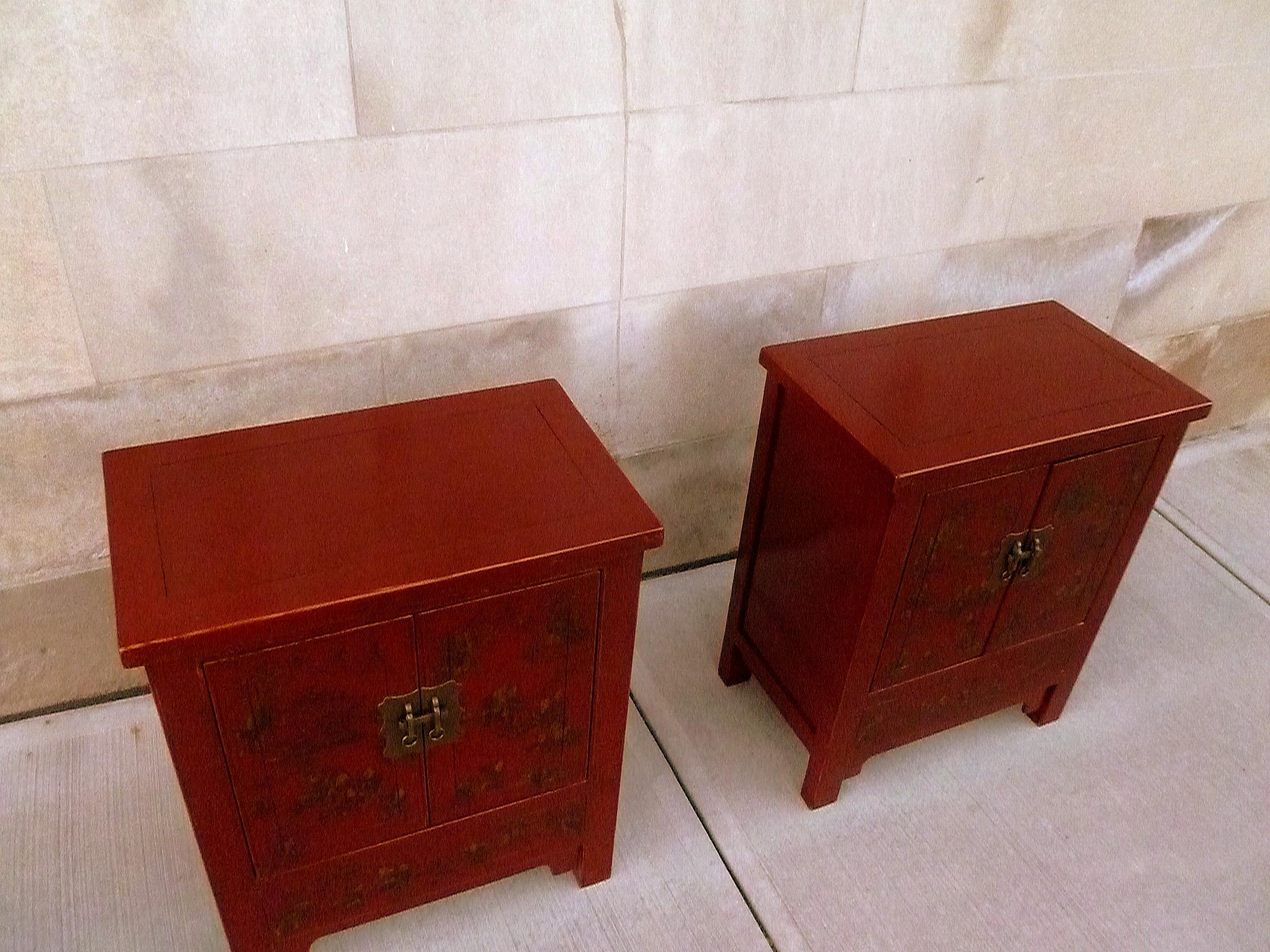 20th Century Pair of Fine Red Lacquer Chests with Gilt Motif For Sale
