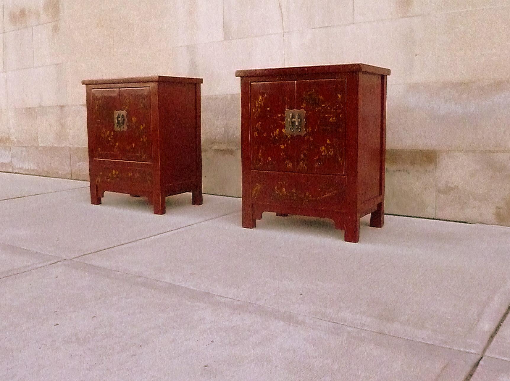 Pair of Fine Red Lacquer Chests with Gilt Motif For Sale 2