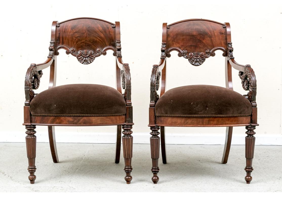 Victorien Paire de fauteuils victoriens très sculptés en vente