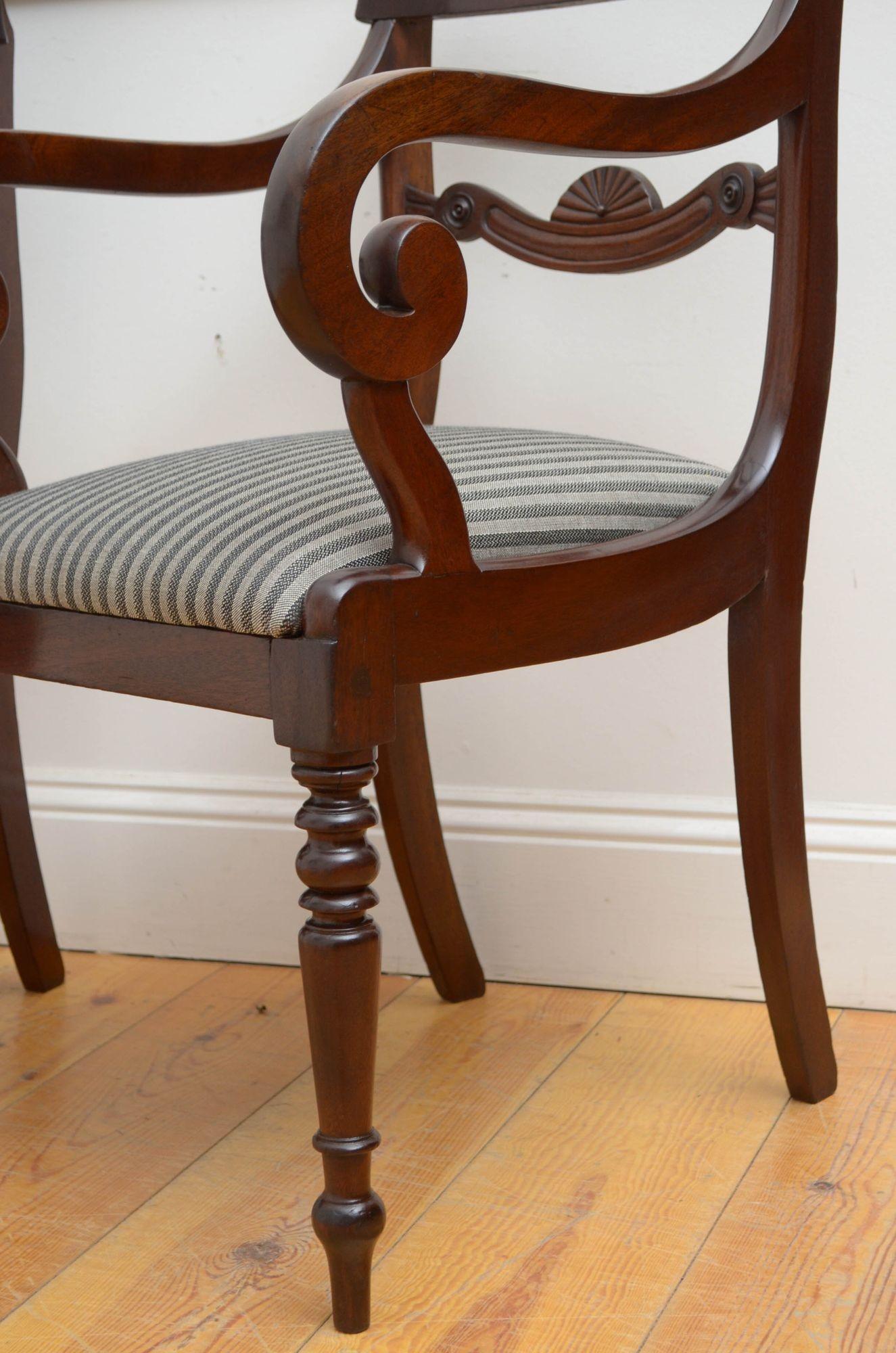 Pair of Fine William IV Carver Chairs in Mahogany For Sale 1
