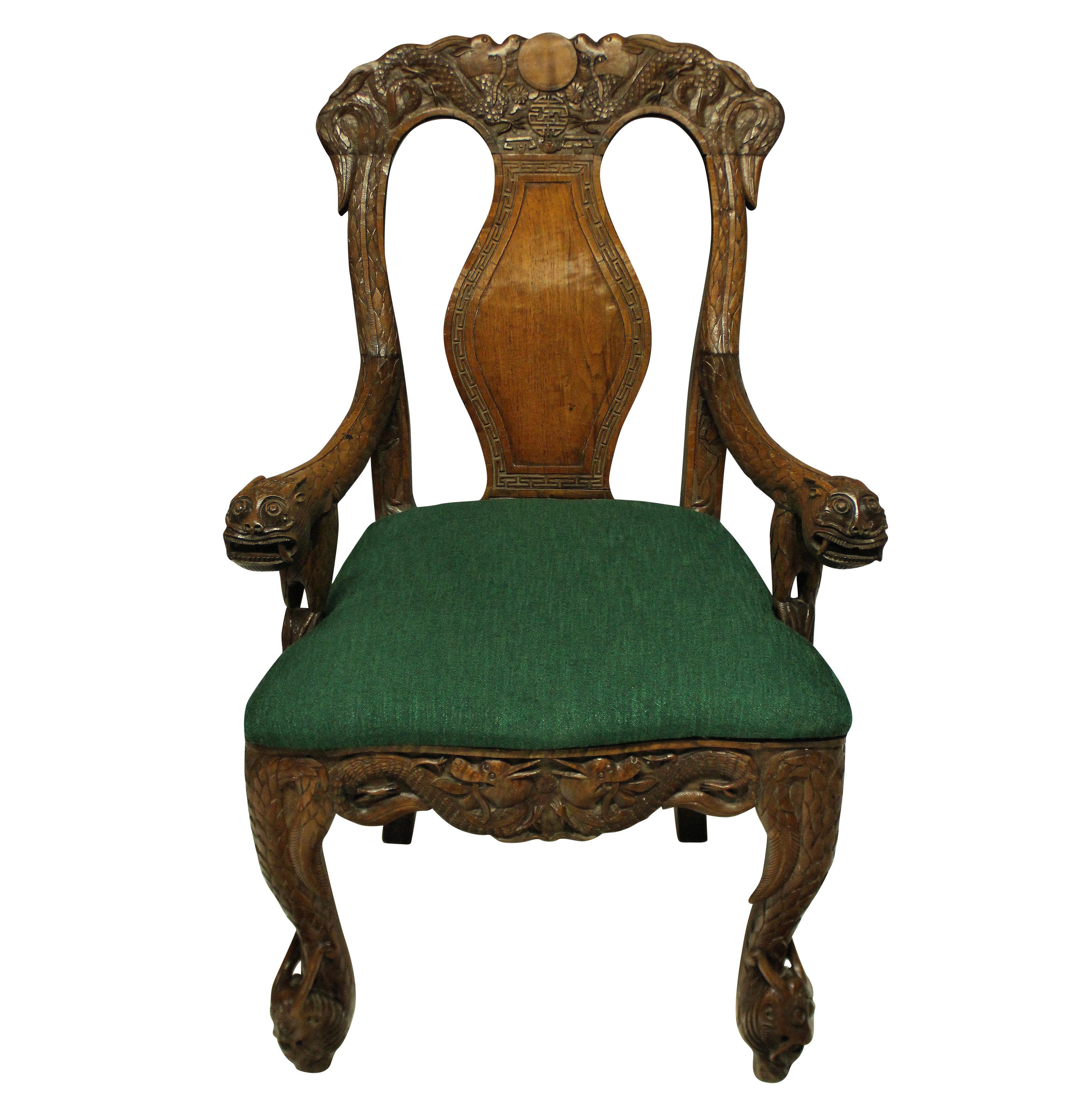 Paire de fauteuils chinois du 19ème siècle finement sculptés en vente 2