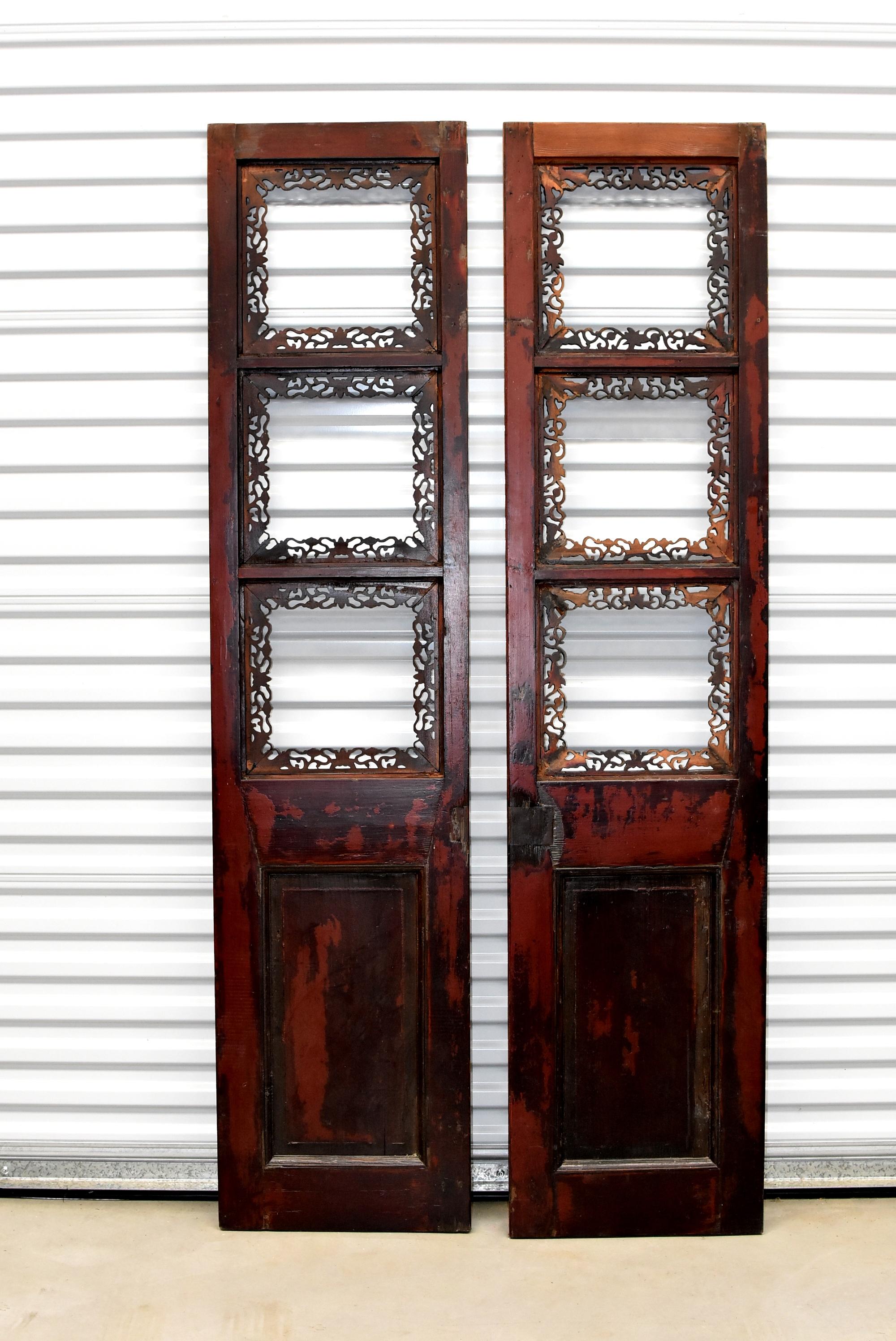 Pair of Finely Carved Chinese Antique Screens, Gourds and Butterflies For Sale 14