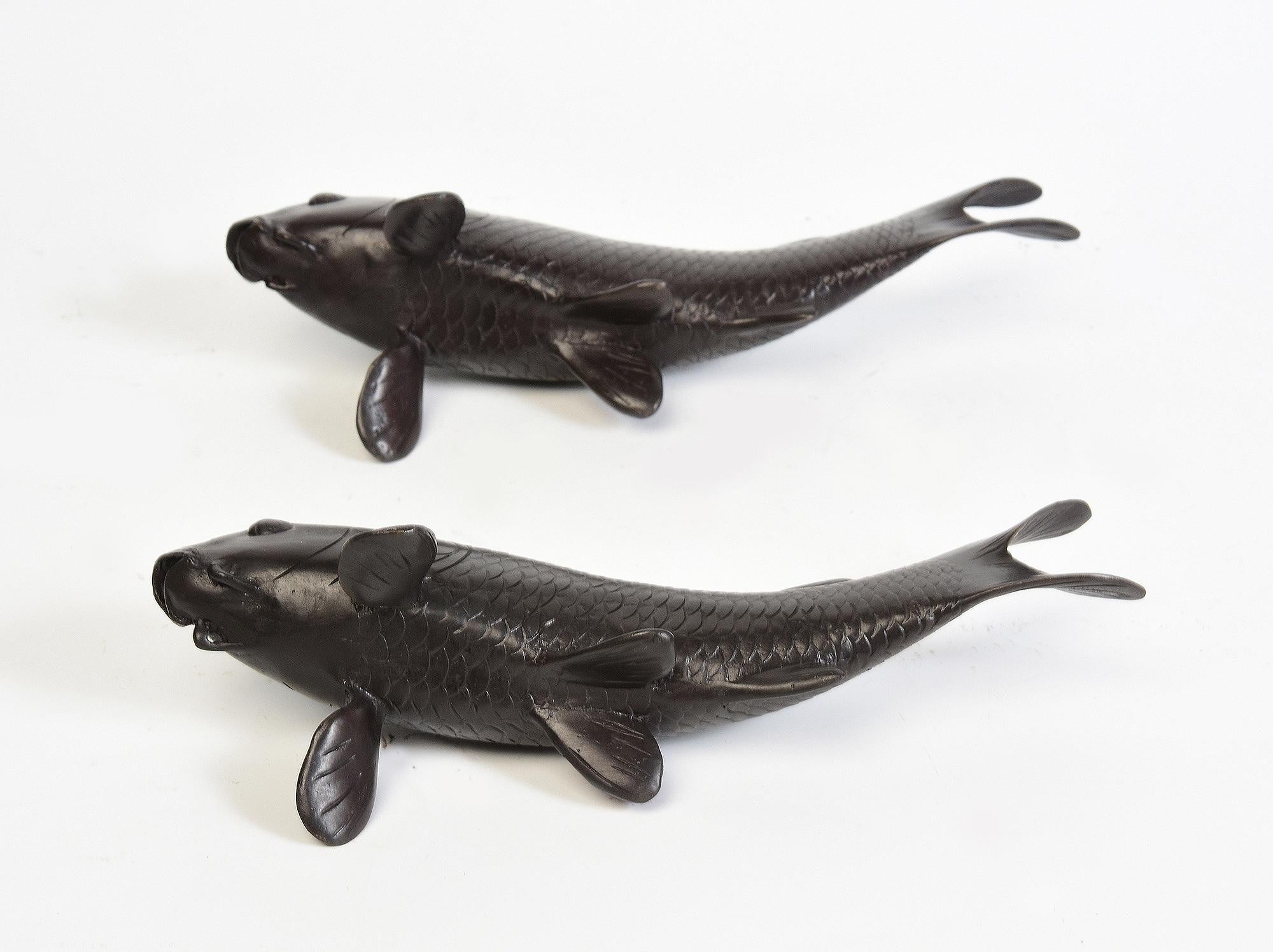 A Pair of Finely Cast Asian Bronze Fish Animal Statues For Sale 6