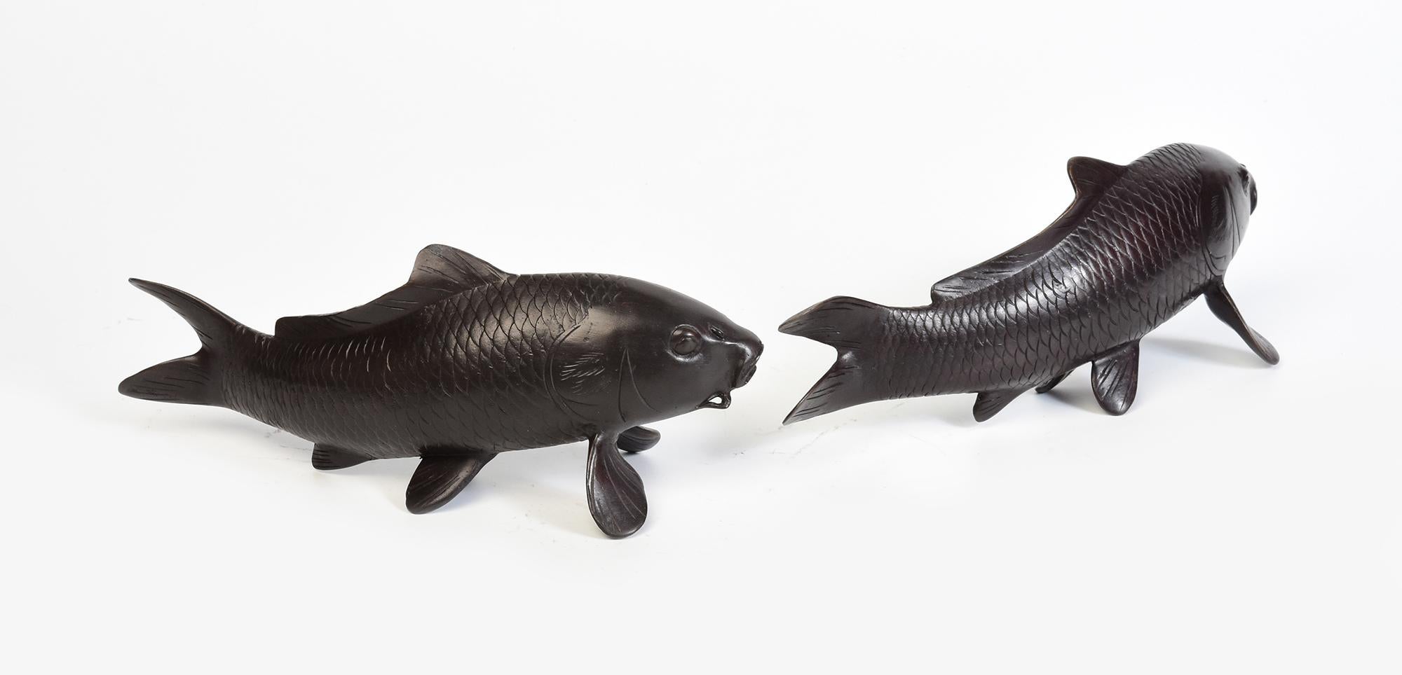 A Pair of Finely Cast Asian Bronze Fish Animal Statues For Sale 2