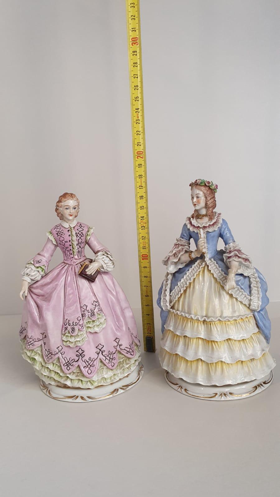 Late 19th Century Pair of antique porcelain ladies made in Sitzendorf (Germany) from the 19th cent For Sale