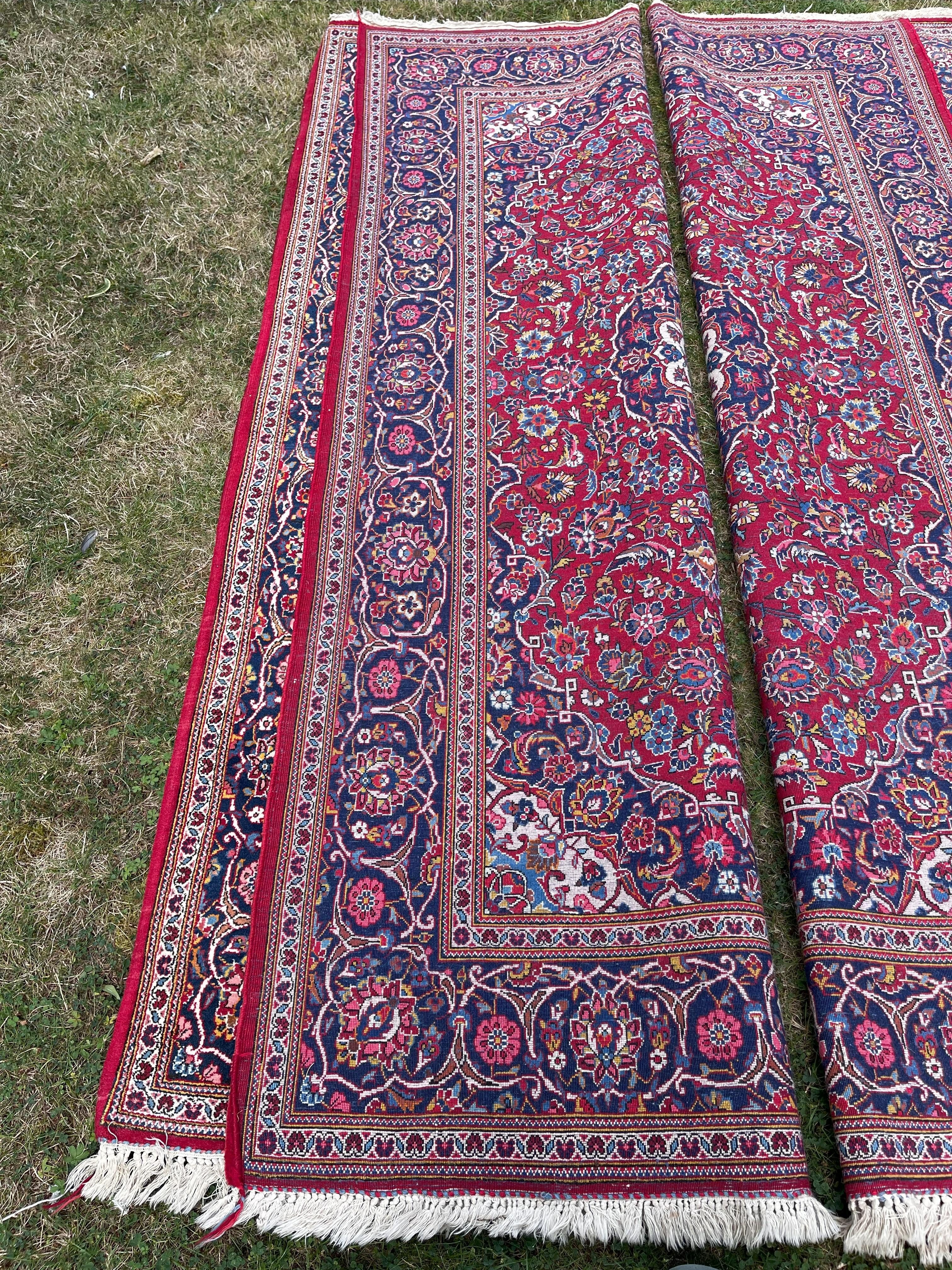 Pair of finely knotted wool Persian Kashan rugs For Sale 5