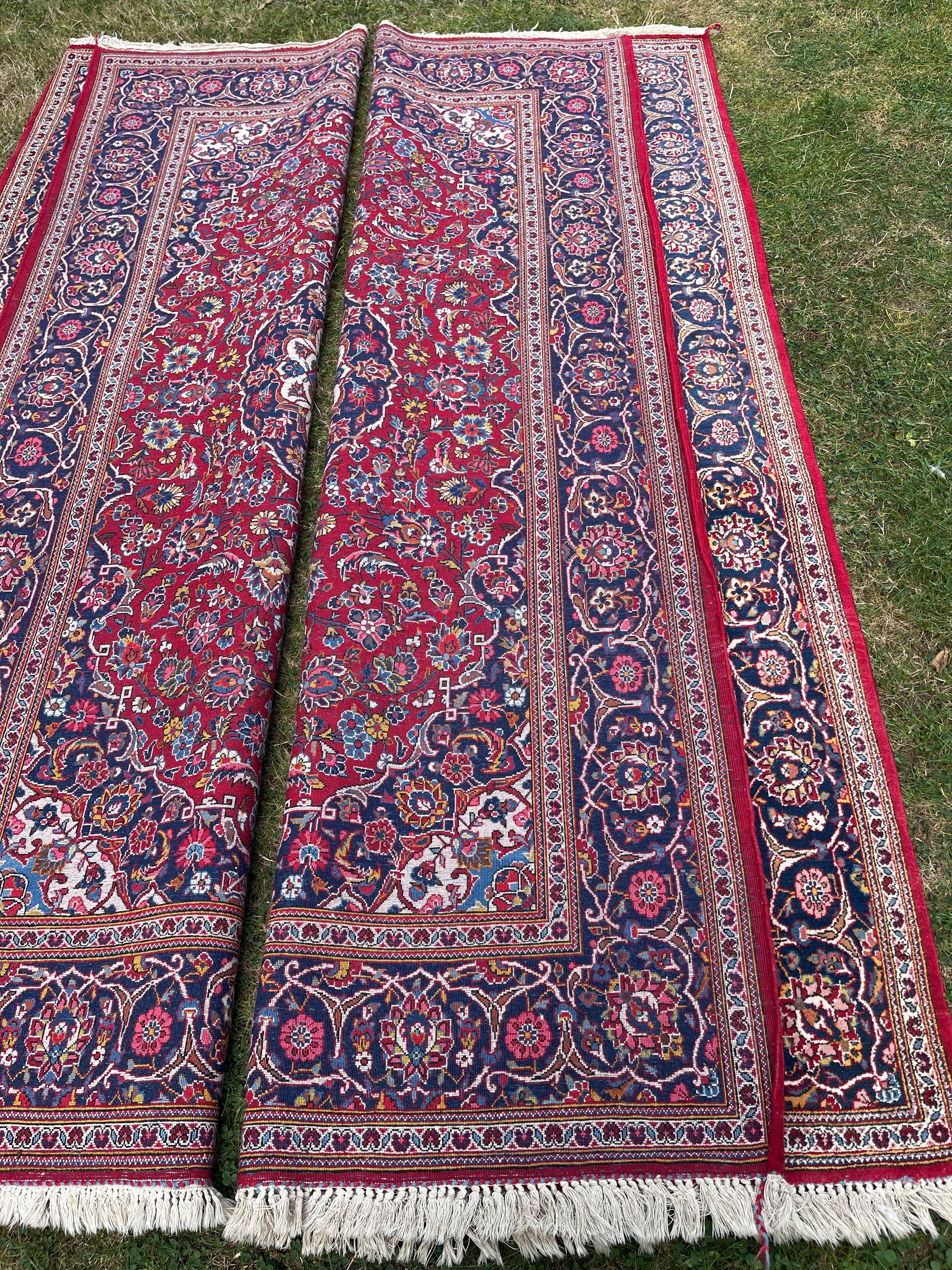 Pair of finely knotted wool Persian Kashan rugs For Sale 6