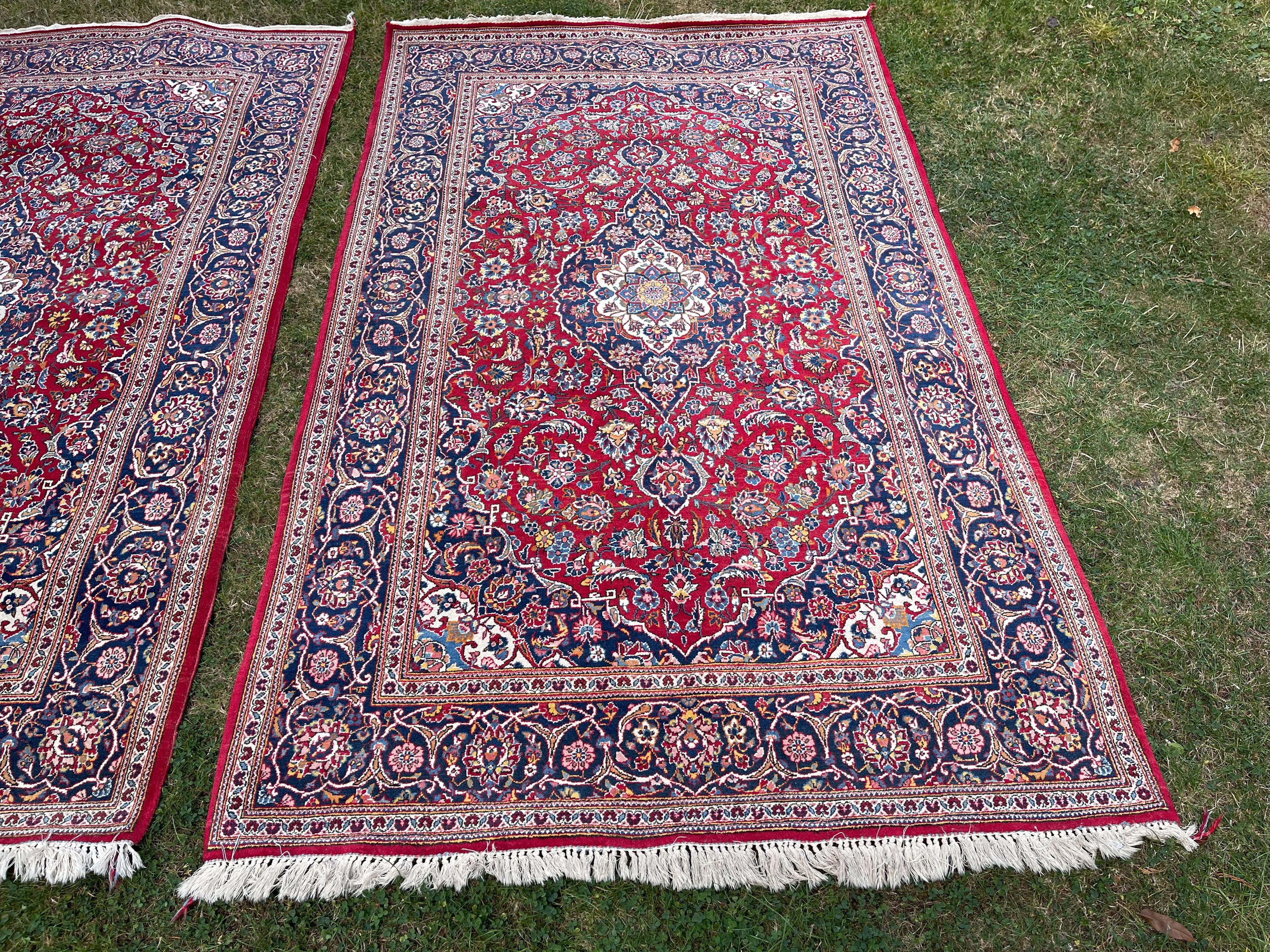 Hand-Woven Pair of finely knotted wool Persian Kashan rugs For Sale