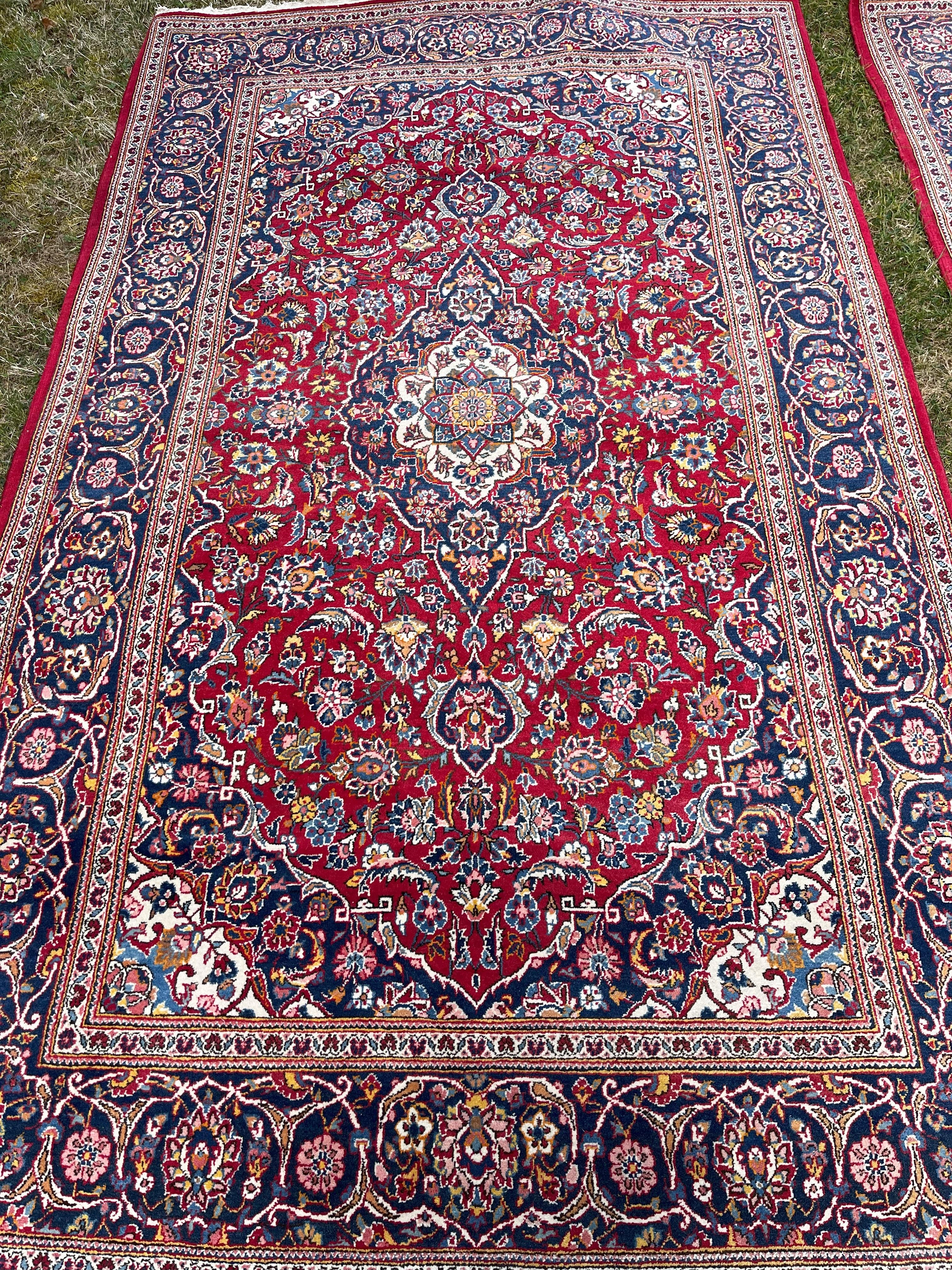 Wool Pair of finely knotted wool Persian Kashan rugs For Sale