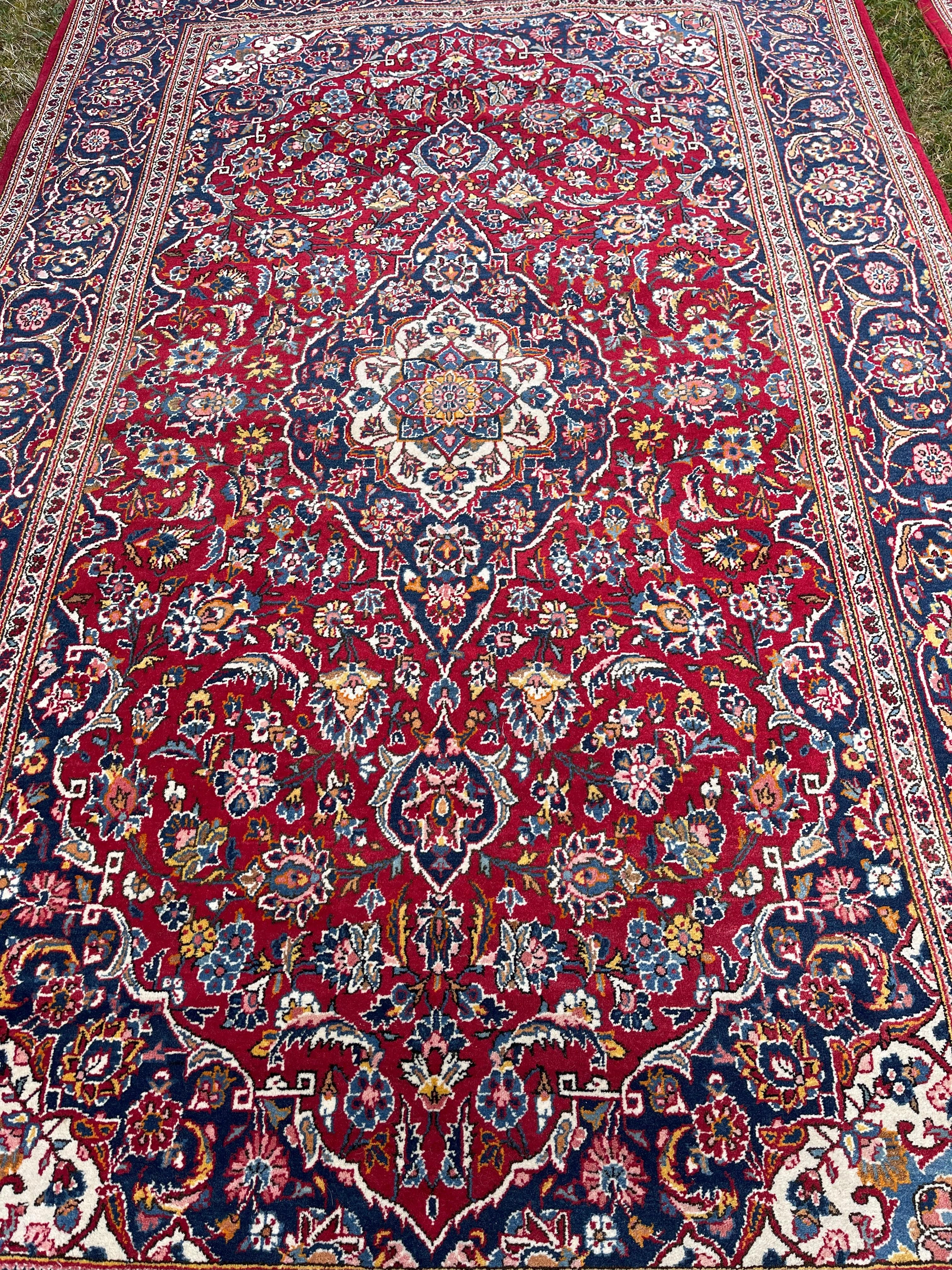 Pair of finely knotted wool Persian Kashan rugs For Sale 2