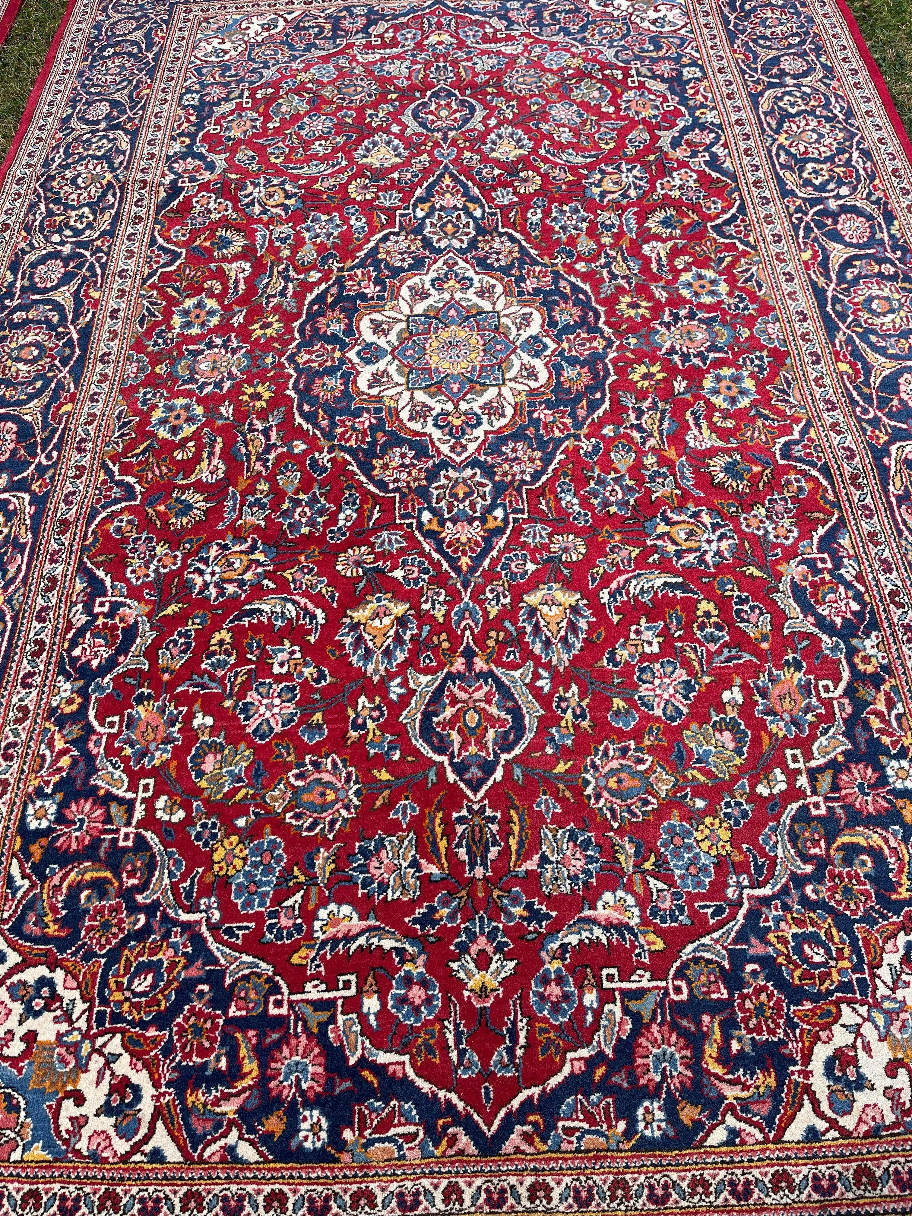 Pair of finely knotted wool Persian Kashan rugs For Sale 3